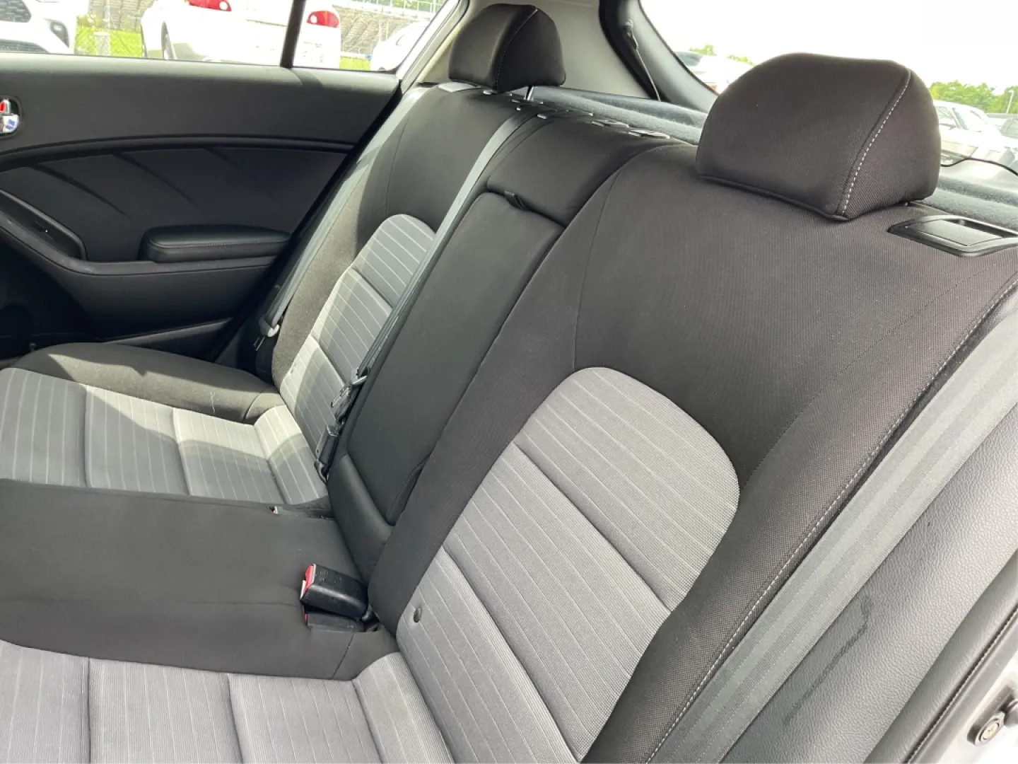 2014 Kia Forte EX (KNAFX5A88E5) with an 2L I-4 gasoline direct injection engine, located at 1099 N County Rd 25A, Troy, OH, 45373, (937) 908-9800, 40.057079, -84.212883 - **Discover Your Next Adventure with the 2014 Kia Forte EX at Advantage Car and Credit!**<br /> <br /> Are you ready to elevate your daily commute or embark on weekend adventures? The 2014 Kia Forte EX is the perfect companion, whether you're navigating the bustling streets of Fairborn, OH, or hittin - Photo#10