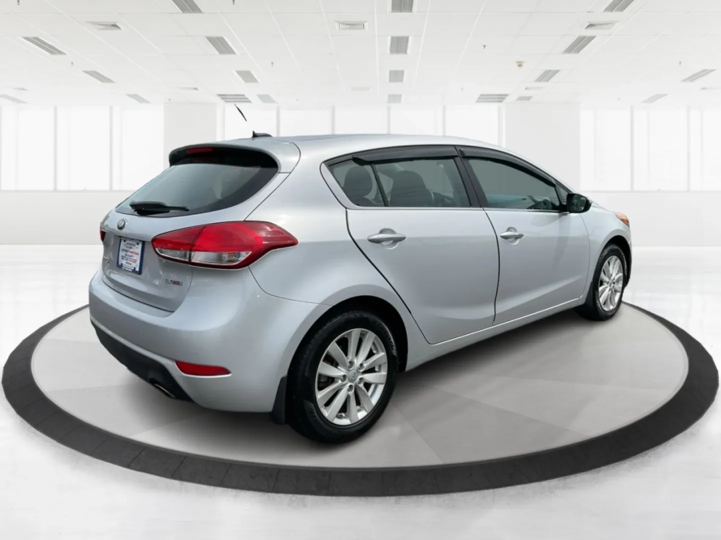 2014 Kia Forte EX (KNAFX5A88E5) with an 2L I-4 gasoline direct injection engine, located at 1099 N County Rd 25A, Troy, OH, 45373, (937) 908-9800, 40.057079, -84.212883 - **Discover Your Next Adventure with the 2014 Kia Forte EX at Advantage Car and Credit!**<br /> <br /> Are you ready to elevate your daily commute or embark on weekend adventures? The 2014 Kia Forte EX is the perfect companion, whether you're navigating the bustling streets of Fairborn, OH, or hittin - Photo#2