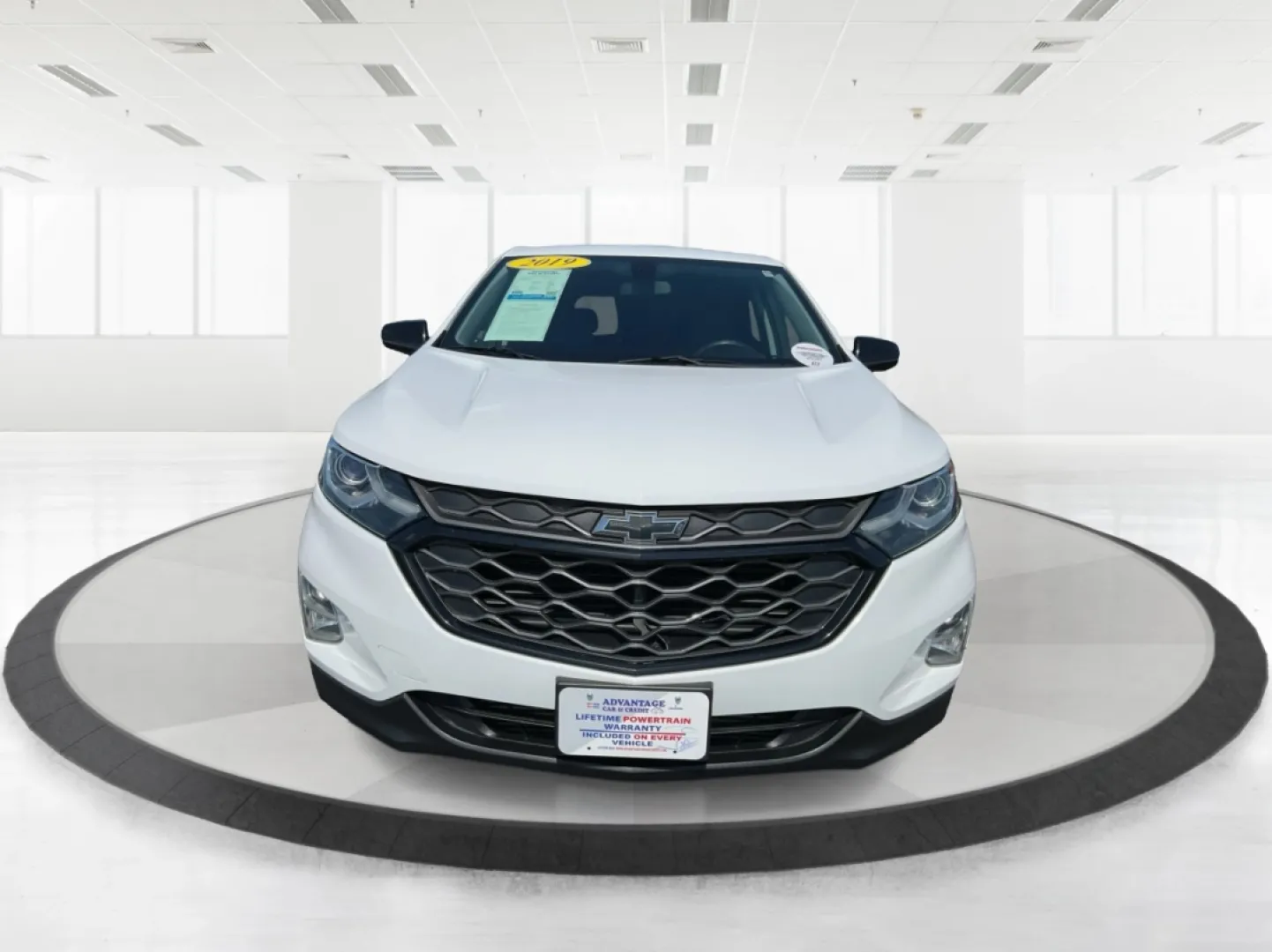 2019 Chevrolet Equinox LT (2GNAXLEX3K6) with an 2L I-4 gasoline direct injection engine, located at 1230 East Main St, Xenia, OH, 45385, (937) 908-9800, 39.688026, -83.910172 - Discover the perfect blend of comfort, style, and capability with the 2019 Chevrolet Equinox LT at Advantage Car and Credit - Moraine! If you're searching for a vehicle that seamlessly fits into your lifestyle-whether you're a growing family needing space for weekend adventures or a daily commuter l - Photo#7