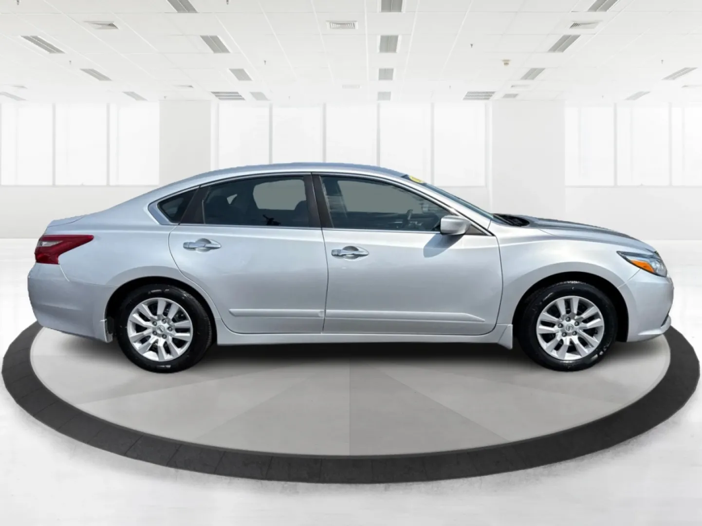 2018 Nissan Altima 2.5 S (1N4AL3AP5JC) with an 2.5L I-4 DOHC engine, located at 401 Woodman Dr, Riverside, OH, 45431, (937) 908-9800, 39.760899, -84.123421 - Are you searching for a reliable sedan that combines comfort, affordability, and style? Look no further than this 2018 Nissan Altima 2.5 S, available now at Advantage Car and Credit in Fairborn, OH. Perfect for commuting to work or making family outings more enjoyable, this sleek vehicle is designed - Photo#1