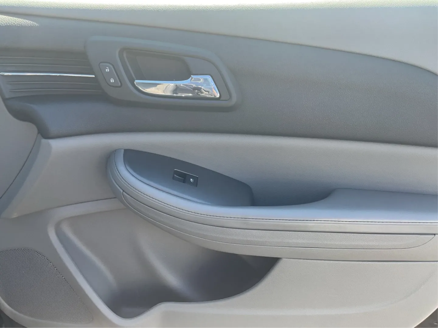 2013 Chevrolet Malibu 1LS (1G11B5SA7DF) with an ECOTEC 2.5L I-4 gasoline direct injection engine, located at 8750 N County Rd 25A, Piqua, OH, 45356, (937) 908-9800, 40.164391, -84.232513 - **Hit the Road in Style: 2013 Chevrolet Malibu at Advantage Car and Credit - Piqua!**<br /> <br /> Are you searching for the perfect sedan that combines style, comfort, and reliability? Look no further than this striking 2013 Chevrolet Malibu, available now at Advantage Car and Credit in Piqua, OH. - Photo#19