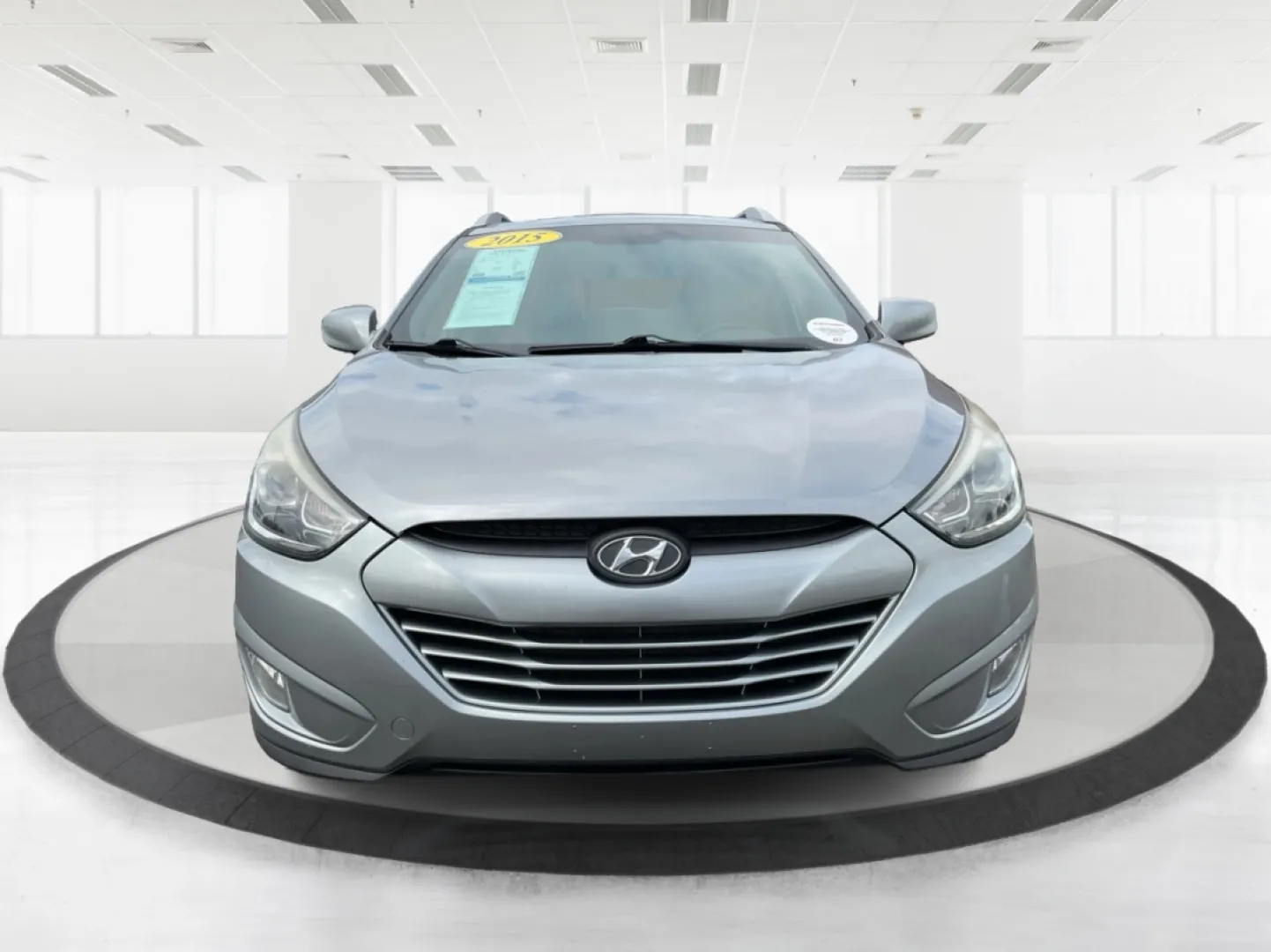 2015 Hyundai Tucson SE (KM8JUCAG2FU) with an Theta II 2.4L I-4 gasoline direct injection engine, located at 1099 N County Rd 25A, Troy, OH, 45373, (937) 908-9800, 40.057079, -84.212883 - Are you ready to elevate your daily commute or weekend adventures? The 2015 Hyundai Tucson SE, available exclusively at Advantage Car and Credit in Troy, OH, is the perfect SUV for anyone looking to enhance their lifestyle with a reliable and stylish vehicle. With its robust features and practicalit - Photo#5