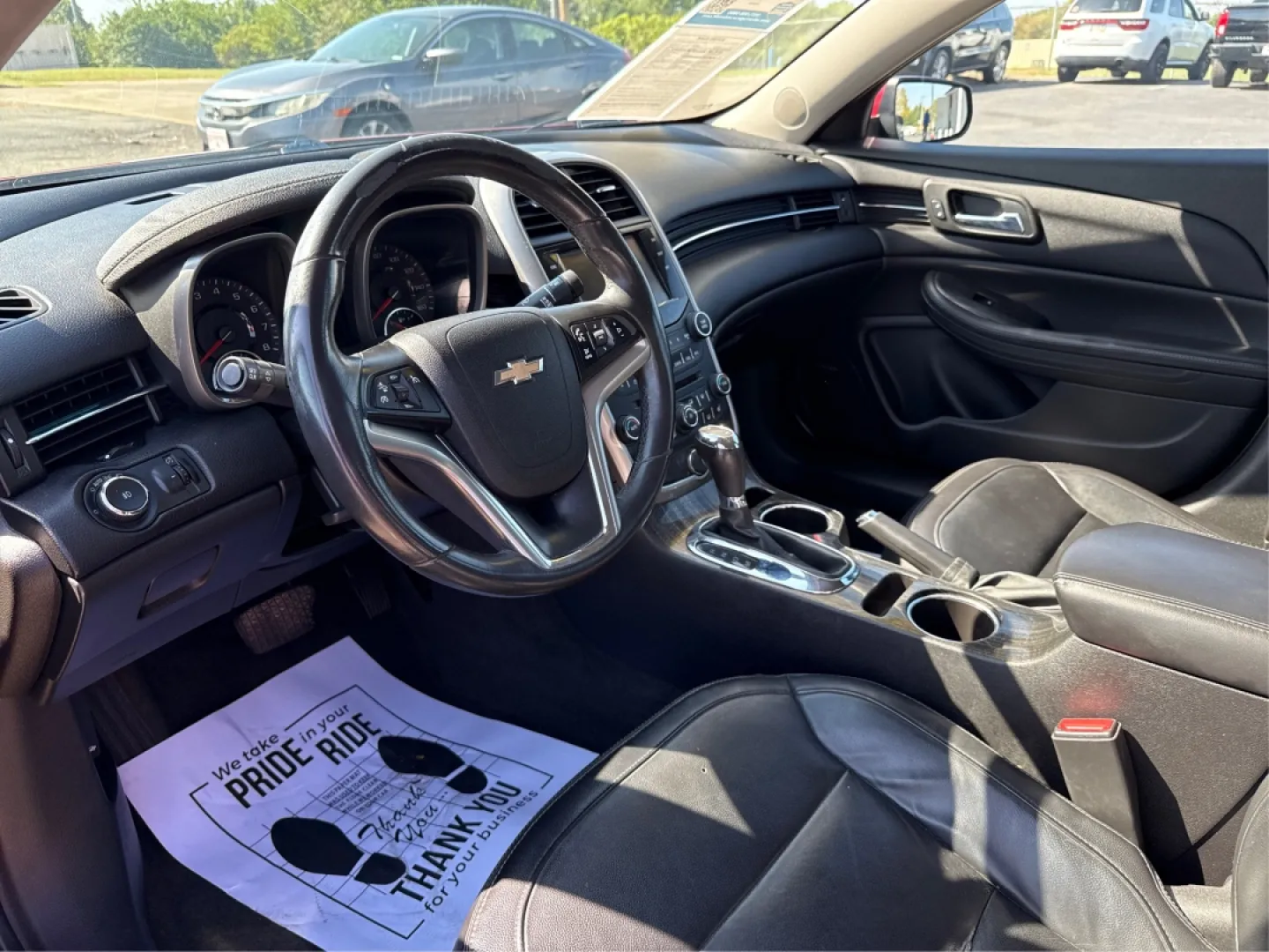 2014 Chevrolet Malibu 2LT (1G11E5SL4EF) with an 2.5L L4 DOHC 16V engine, 6-Speed Automatic transmission, located at 1230 East Main St, Xenia, OH, 45385, (937) 908-9800, 39.688026, -83.910172 - **Drive in Style: The 2014 Chevrolet Malibu 2LT Awaits You!** <br /> <br /> Are you ready to elevate your daily commute or embark on unforgettable weekend road trips? The 2014 Chevrolet Malibu 2LT is the ultimate sedan designed for budget-conscious buyers and anyone seeking a reliable vehicle that d - Photo#9