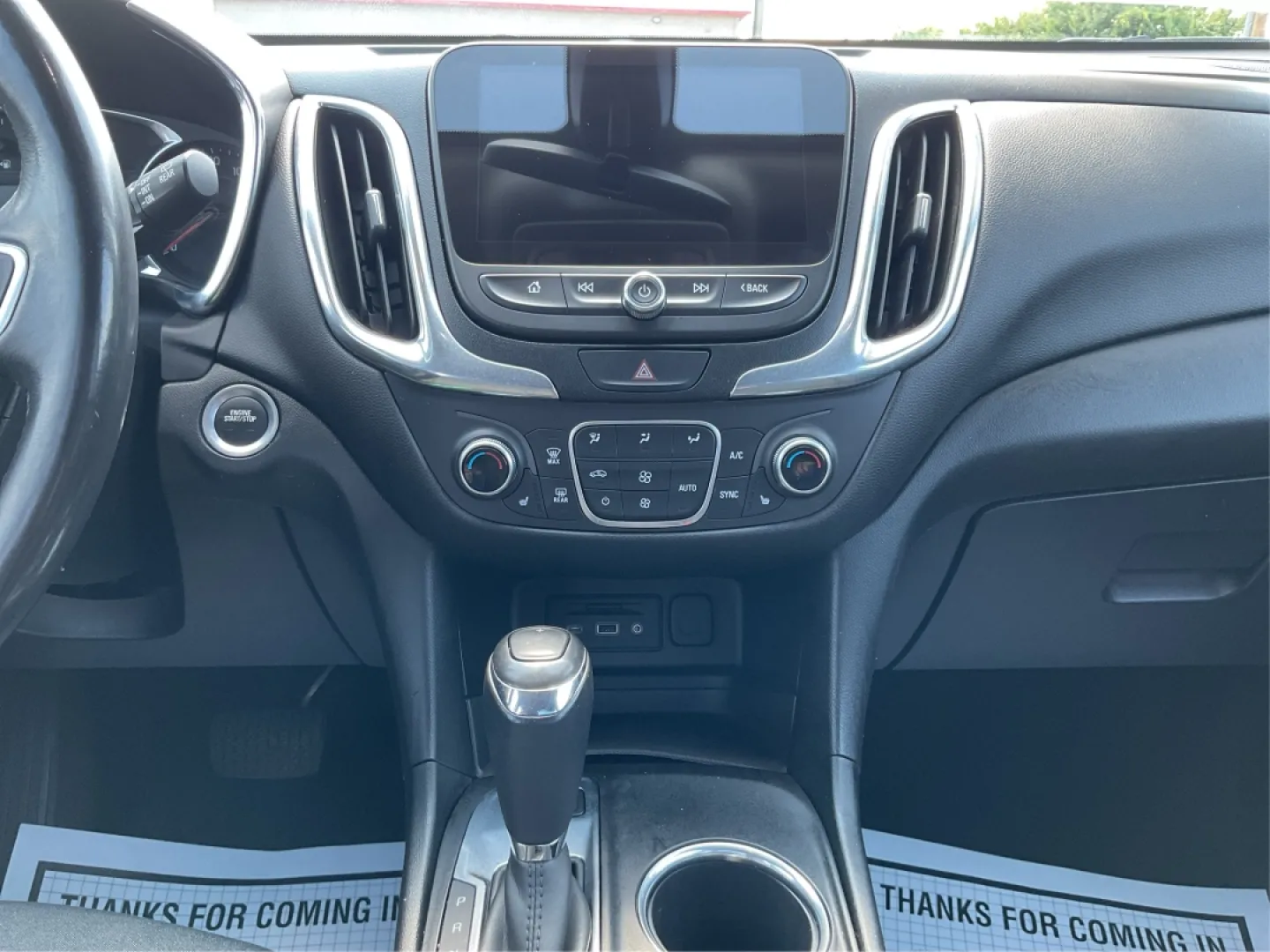 2019 Chevrolet Equinox LT (2GNAXLEX3K6) with an 2L I-4 gasoline direct injection engine, located at 1230 East Main St, Xenia, OH, 45385, (937) 908-9800, 39.688026, -83.910172 - Discover the perfect blend of comfort, style, and capability with the 2019 Chevrolet Equinox LT at Advantage Car and Credit - Moraine! If you're searching for a vehicle that seamlessly fits into your lifestyle-whether you're a growing family needing space for weekend adventures or a daily commuter l - Photo#13