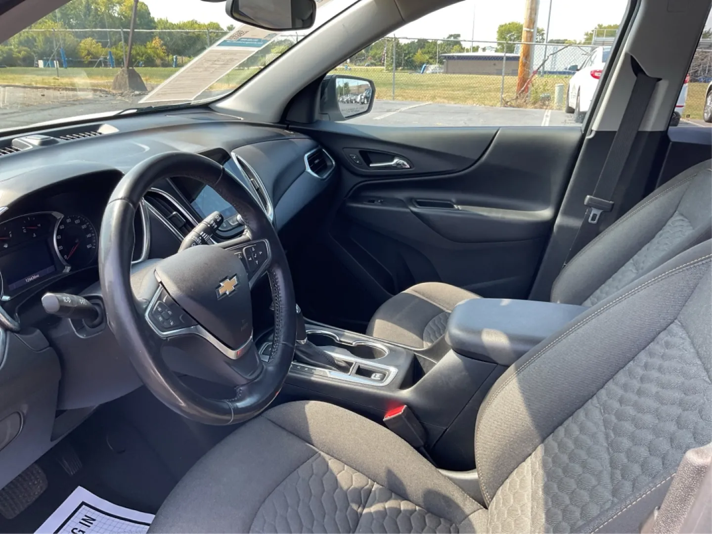 2019 Chevrolet Equinox LT (2GNAXLEX3K6) with an 2L I-4 gasoline direct injection engine, located at 1230 East Main St, Xenia, OH, 45385, (937) 908-9800, 39.688026, -83.910172 - Discover the perfect blend of comfort, style, and capability with the 2019 Chevrolet Equinox LT at Advantage Car and Credit - Moraine! If you're searching for a vehicle that seamlessly fits into your lifestyle-whether you're a growing family needing space for weekend adventures or a daily commuter l - Photo#9