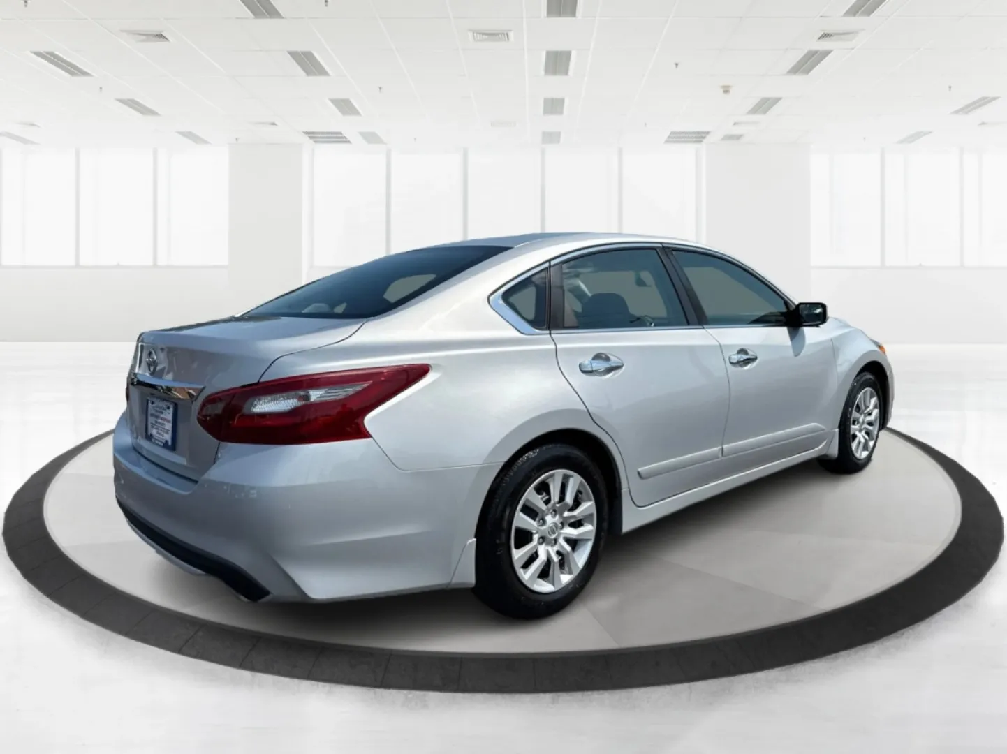 2018 Nissan Altima 2.5 S (1N4AL3AP5JC) with an 2.5L I-4 DOHC engine, located at 401 Woodman Dr, Riverside, OH, 45431, (937) 908-9800, 39.760899, -84.123421 - Are you searching for a reliable sedan that combines comfort, affordability, and style? Look no further than this 2018 Nissan Altima 2.5 S, available now at Advantage Car and Credit in Fairborn, OH. Perfect for commuting to work or making family outings more enjoyable, this sleek vehicle is designed - Photo#2