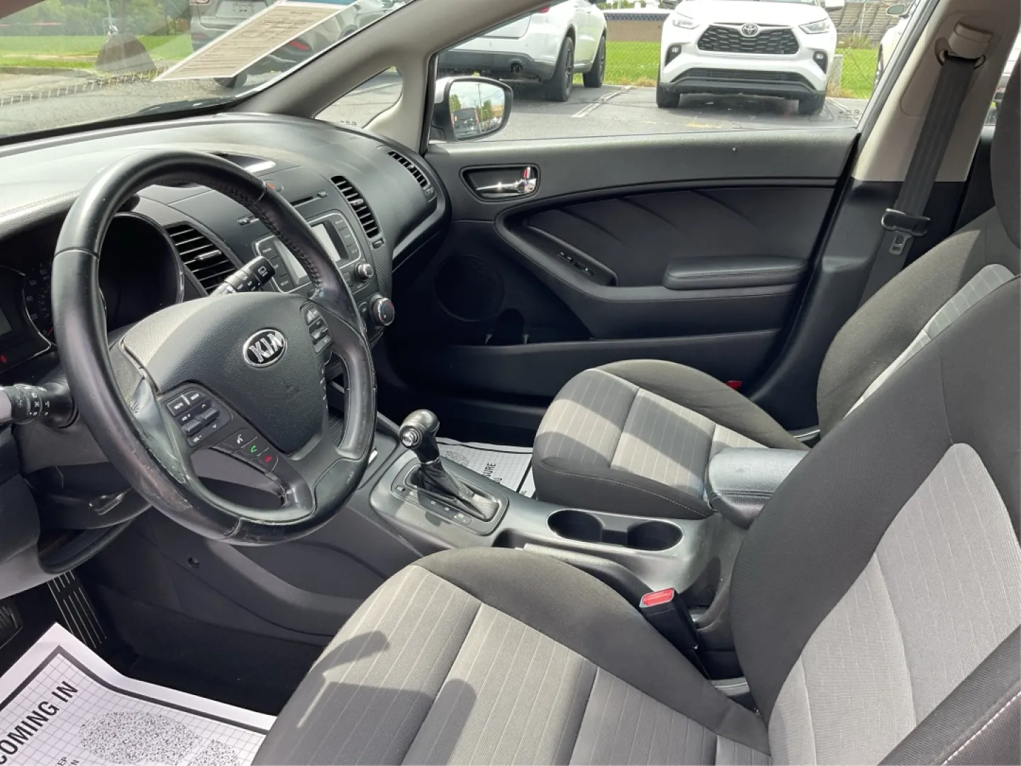 2014 Kia Forte EX (KNAFX5A88E5) with an 2L I-4 gasoline direct injection engine, located at 1099 N County Rd 25A, Troy, OH, 45373, (937) 908-9800, 40.057079, -84.212883 - **Discover Your Next Adventure with the 2014 Kia Forte EX at Advantage Car and Credit!**<br /> <br /> Are you ready to elevate your daily commute or embark on weekend adventures? The 2014 Kia Forte EX is the perfect companion, whether you're navigating the bustling streets of Fairborn, OH, or hittin - Photo#9