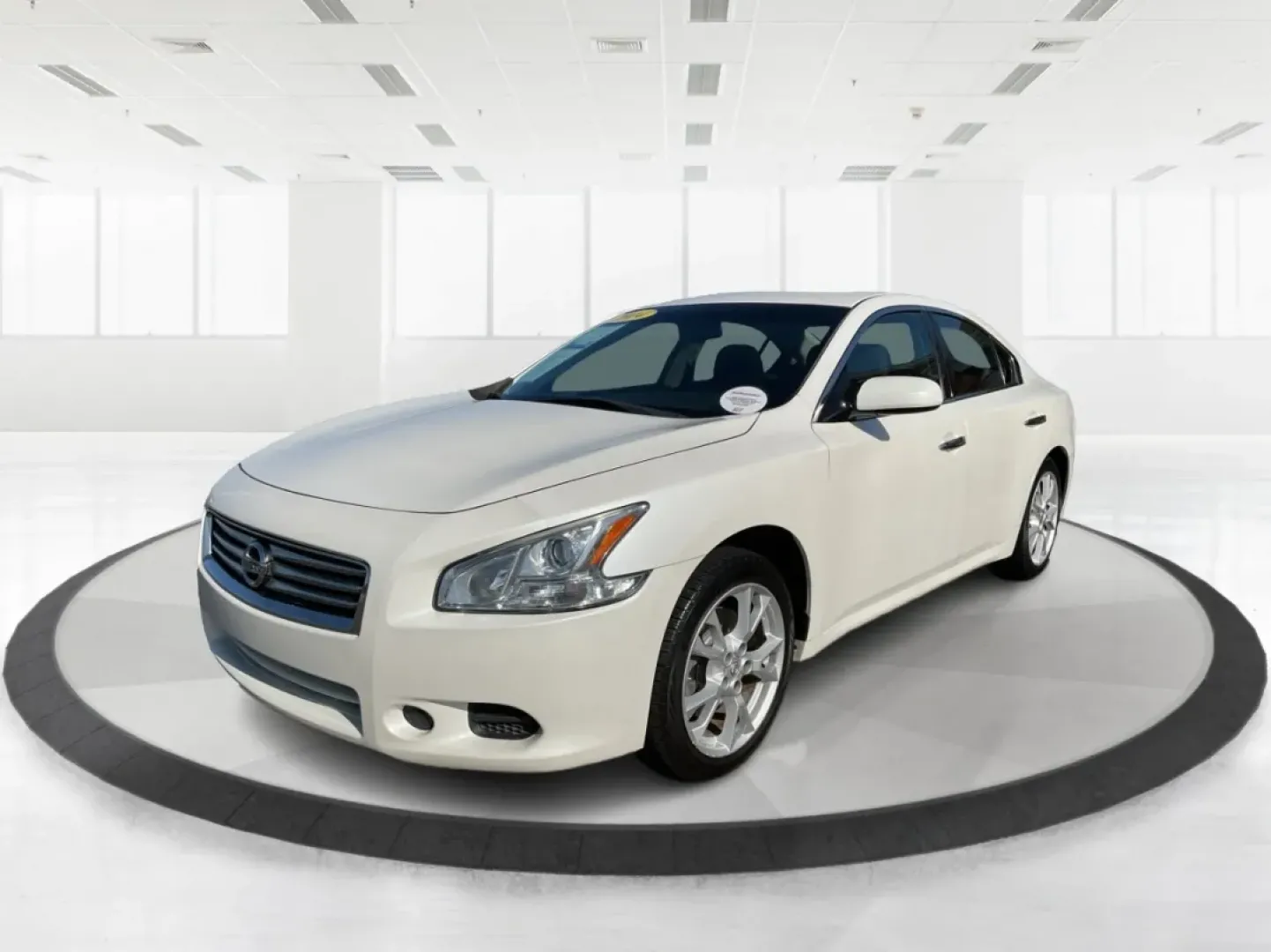 2014 Nissan Maxima 3.5 S (1N4AA5AP5EC) with an VQ 3.5L V-6 DOHC engine, located at 1184 Kauffman Ave, Fairborn, OH, 45324, (937) 908-9800, 39.807072, -84.030914 - **Experience Comfort and Style with the 2014 Nissan Maxima-Your Ideal Sedan for Everyday Adventures!**<br /> <br /> Are you looking for a reliable sedan that combines luxury, performance, and practicality? The 2014 Nissan Maxima, available now at Advantage Car and Credit in Fairborn, OH, is the perf - Photo#8