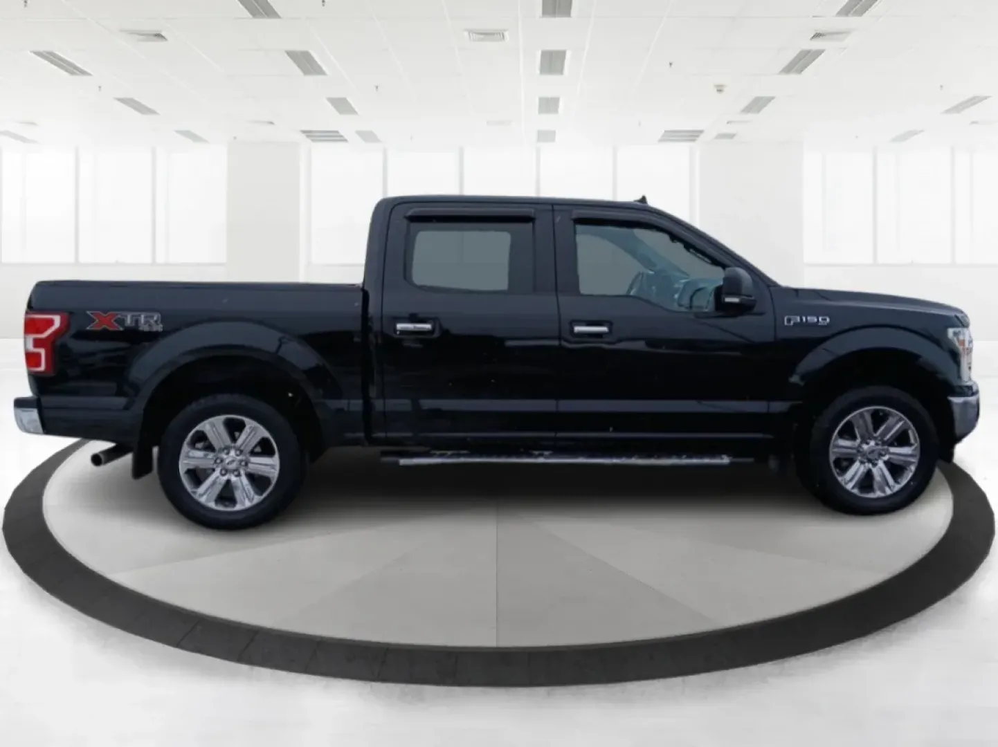 2018 Ford F-150 XLT SuperCrew 5.5-ft. Bed 4WD (1FTEW1E52JF) with an 5.0L V8 OHV 32V engine, 6-Speed Automatic transmission, located at 8750 N County Rd 25A, Piqua, OH, 45356, (937) 908-9800, 40.164391, -84.232513 - Are you ready to elevate your daily commute or weekend adventures? Look no further than this striking 2018 Ford F-150 XLT SuperCrew located at Advantage Car and Credit in Fairborn, OH. Whether you're carting the kids to practice, hauling materials for your next DIY project, or exploring the great ou - Photo#1