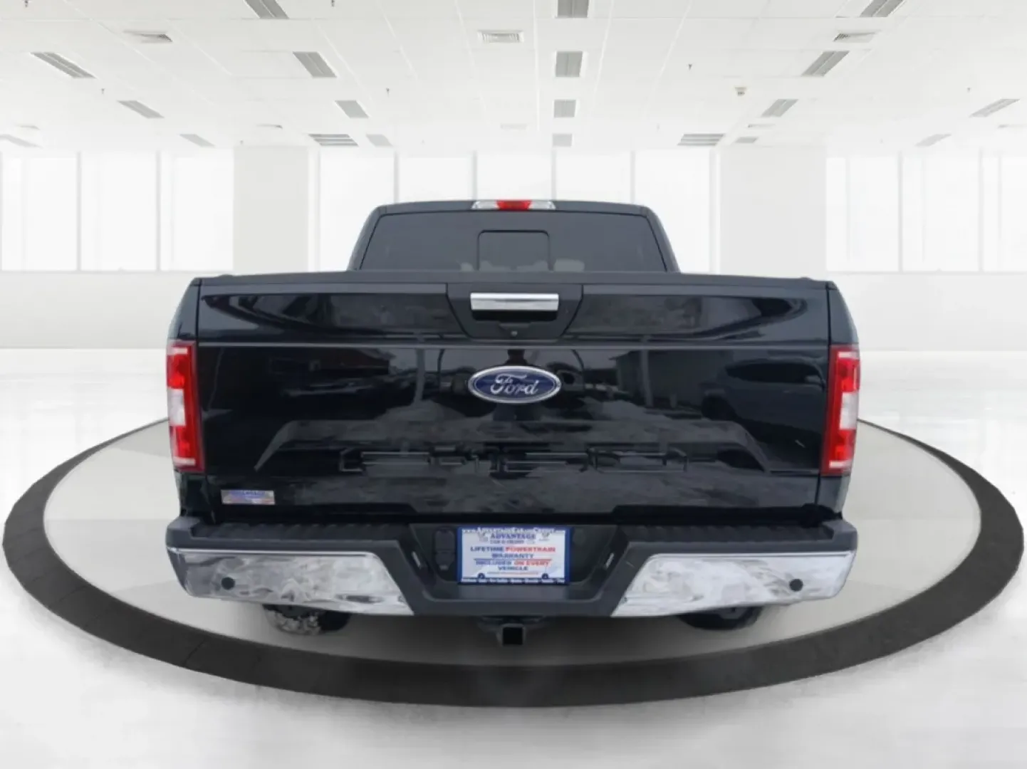 2018 Ford F-150 XLT SuperCrew 5.5-ft. Bed 4WD (1FTEW1E52JF) with an 5.0L V8 OHV 32V engine, 6-Speed Automatic transmission, located at 8750 N County Rd 25A, Piqua, OH, 45356, (937) 908-9800, 40.164391, -84.232513 - Are you ready to elevate your daily commute or weekend adventures? Look no further than this striking 2018 Ford F-150 XLT SuperCrew located at Advantage Car and Credit in Fairborn, OH. Whether you're carting the kids to practice, hauling materials for your next DIY project, or exploring the great ou - Photo#3