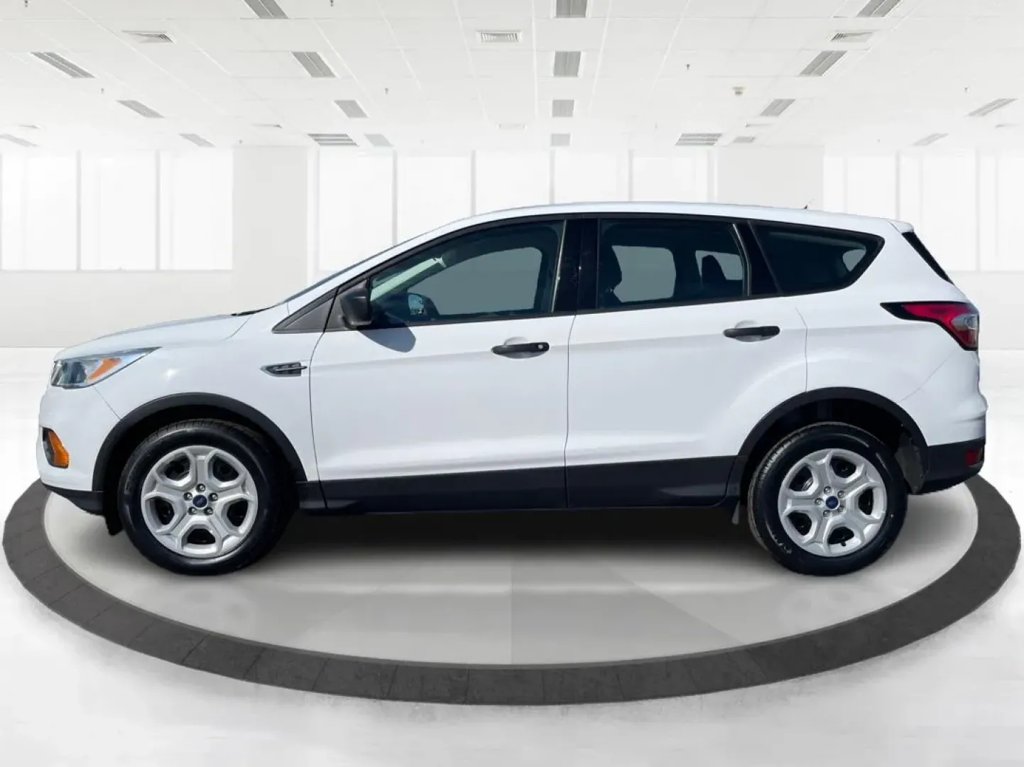 2017 Ford Escape S (1FMCU0F77HU) with an Duratec 2.5L I-4 DOHC engine, located at 1230 East Main St, Xenia, OH, 45385, (937) 908-9800, 39.688026, -83.910172 - **Discover Your Perfect Adventure Partner: 2017 Ford Escape S at Advantage Car and Credit in Fairborn, OH!**<br /> <br /> Are you searching for a dependable vehicle that seamlessly fits into your active lifestyle? Look no further than this 2017 Ford Escape S, designed for adventurers, commuters, and - Photo#5