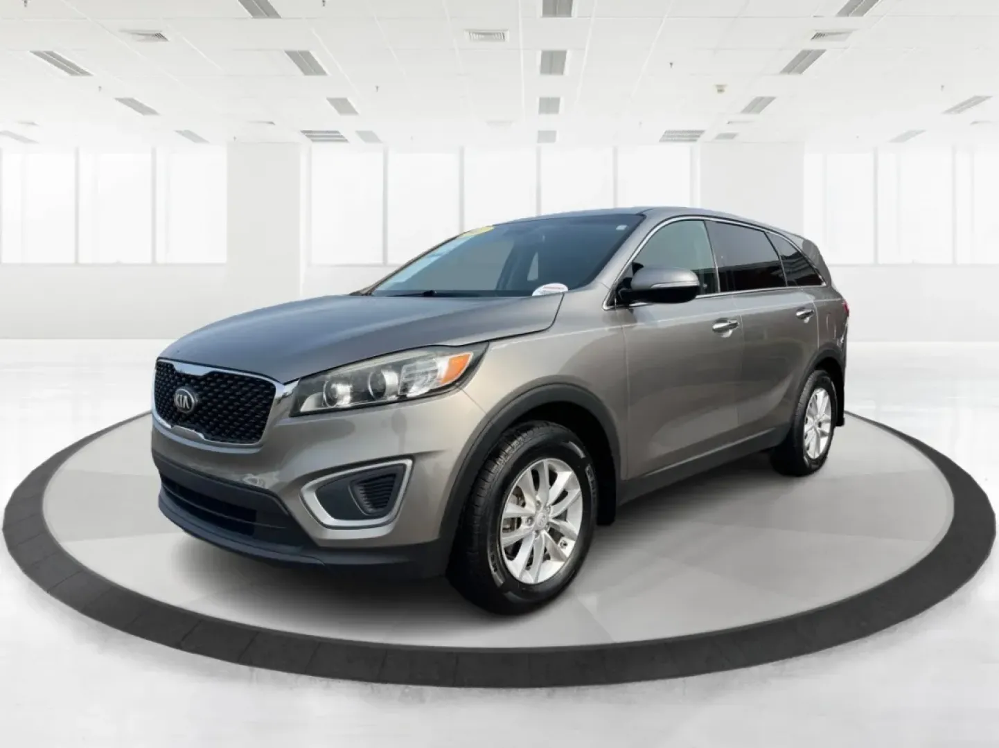 2017 Kia Sorento 2.4L L (5XYPG4A3XHG) with an 2.4L I-4 gasoline direct injection engine, located at 1099 N County Rd 25A, Troy, OH, 45373, (937) 908-9800, 40.057079, -84.212883 - **Adventure Awaits with the 2017 Kia Sorento at Advantage Car and Credit!**<br /> <br /> Are you ready to elevate your family's weekend adventures or streamline your daily commute? Look no further than the 2017 Kia Sorento, available now at Advantage Car and Credit in Fairborn, OH! This spacious SUV - Photo#8