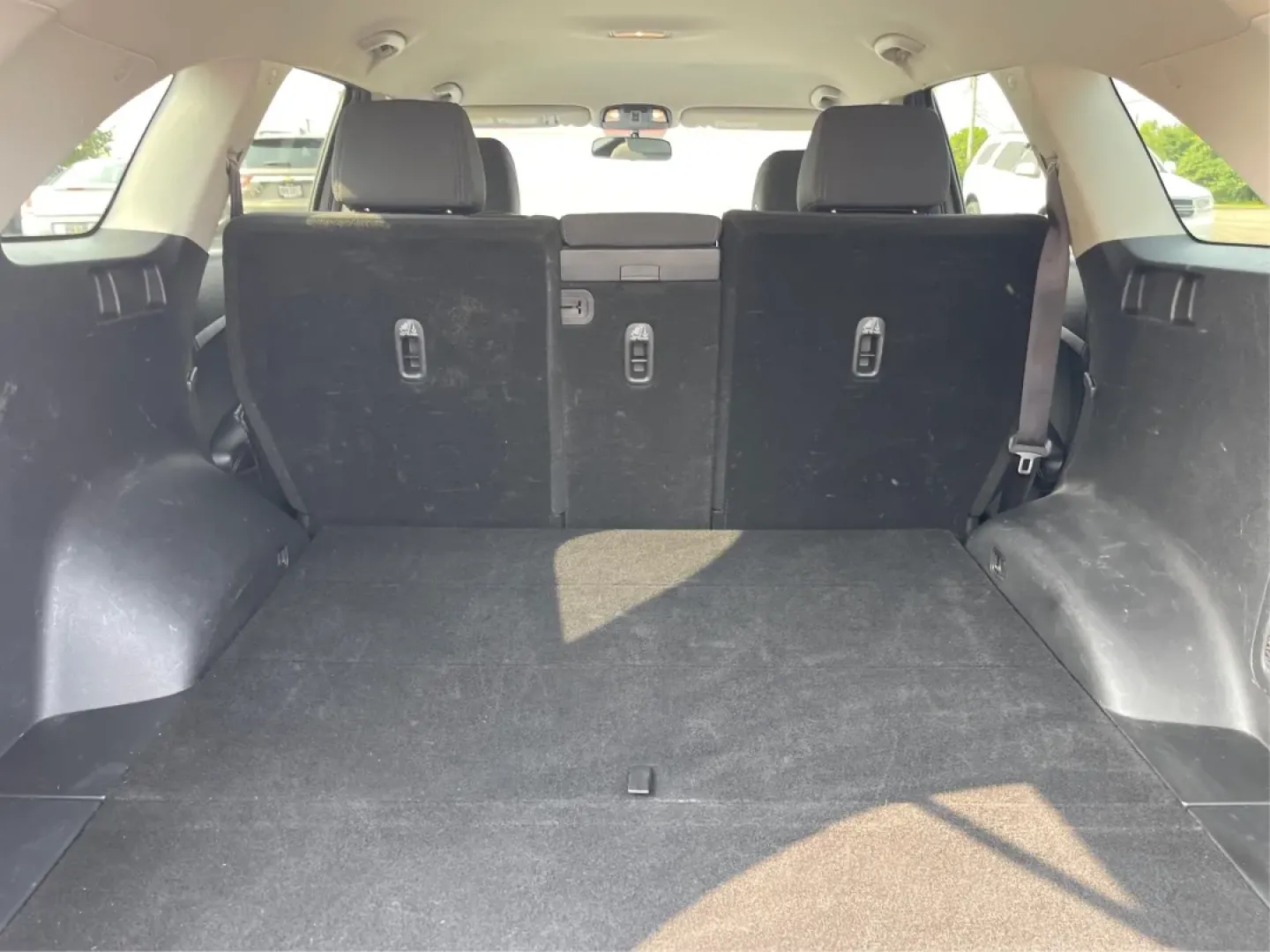 2017 Kia Sorento 2.4L L (5XYPG4A3XHG) with an 2.4L I-4 gasoline direct injection engine, located at 1099 N County Rd 25A, Troy, OH, 45373, (937) 908-9800, 40.057079, -84.212883 - **Adventure Awaits with the 2017 Kia Sorento at Advantage Car and Credit!**<br /> <br /> Are you ready to elevate your family's weekend adventures or streamline your daily commute? Look no further than the 2017 Kia Sorento, available now at Advantage Car and Credit in Fairborn, OH! This spacious SUV - Photo#12