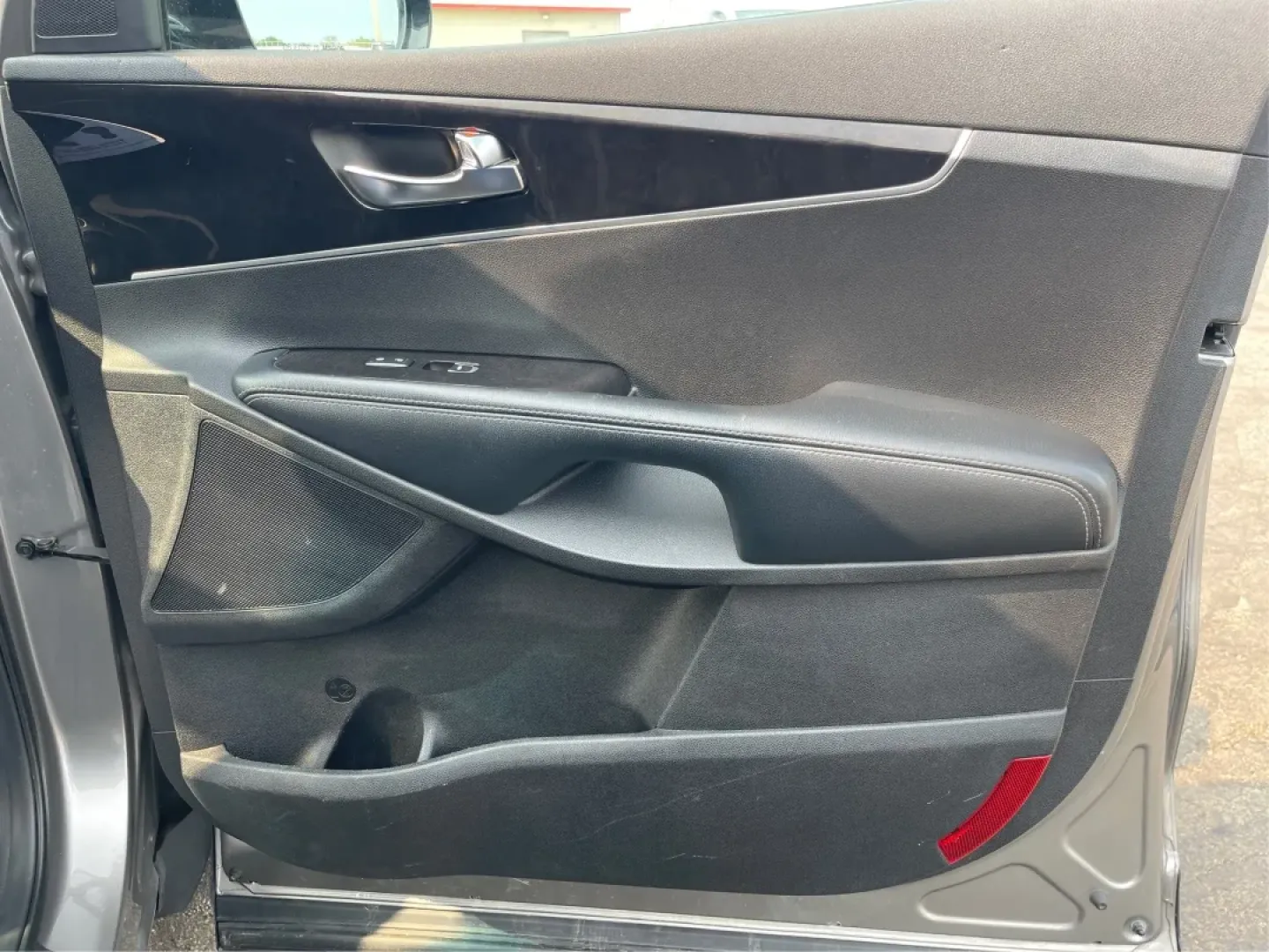 2017 Kia Sorento 2.4L L (5XYPG4A3XHG) with an 2.4L I-4 gasoline direct injection engine, located at 1230 East Main St, Xenia, OH, 45385, (937) 908-9800, 39.688026, -83.910172 - **Adventure Awaits with the 2017 Kia Sorento at Advantage Car and Credit!**<br /> <br /> Are you ready to elevate your family's weekend adventures or streamline your daily commute? Look no further than the 2017 Kia Sorento, available now at Advantage Car and Credit in Fairborn, OH! This spacious SUV - Photo#20