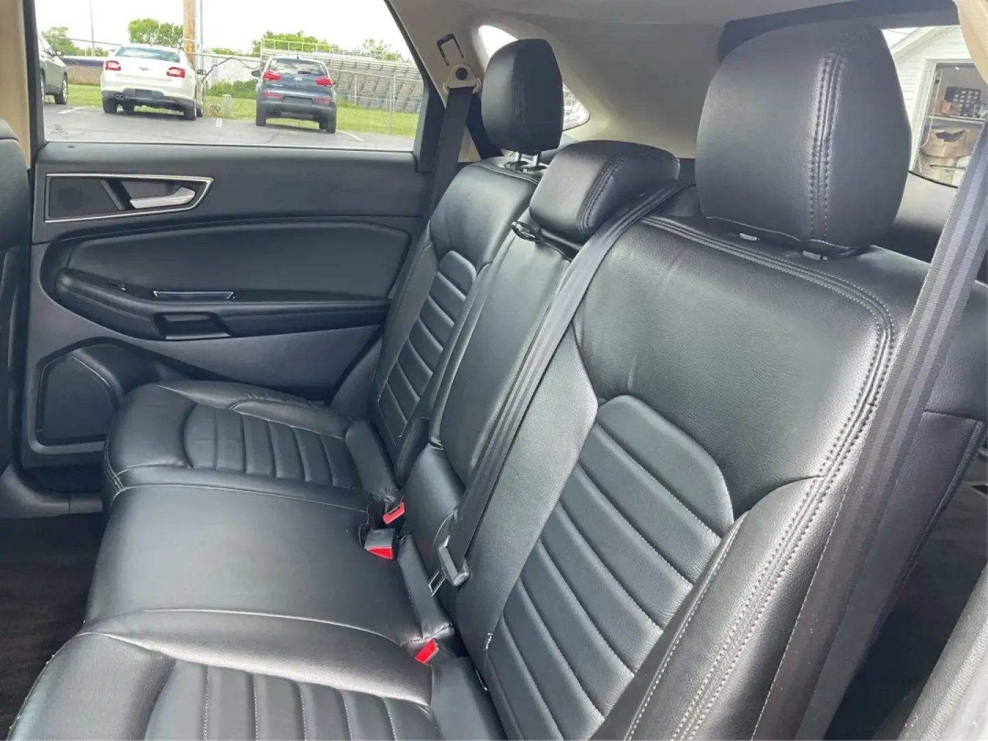 2016 Ford Edge SEL (2FMPK3J91GB) with an 3.5L V-6 DOHC engine, located at 8750 N County Rd 25A, Piqua, OH, 45356, (937) 908-9800, 40.164391, -84.232513 - **Experience the Road Ahead with the 2016 Ford Edge SEL - Your Adventure Awaits!**<br /> <br /> Are you ready for your next road trip or family outing? The 2016 Ford Edge SEL is not just a car; it's a versatile SUV that caters to your lifestyle needs, making it the perfect companion for growing fami - Photo#10