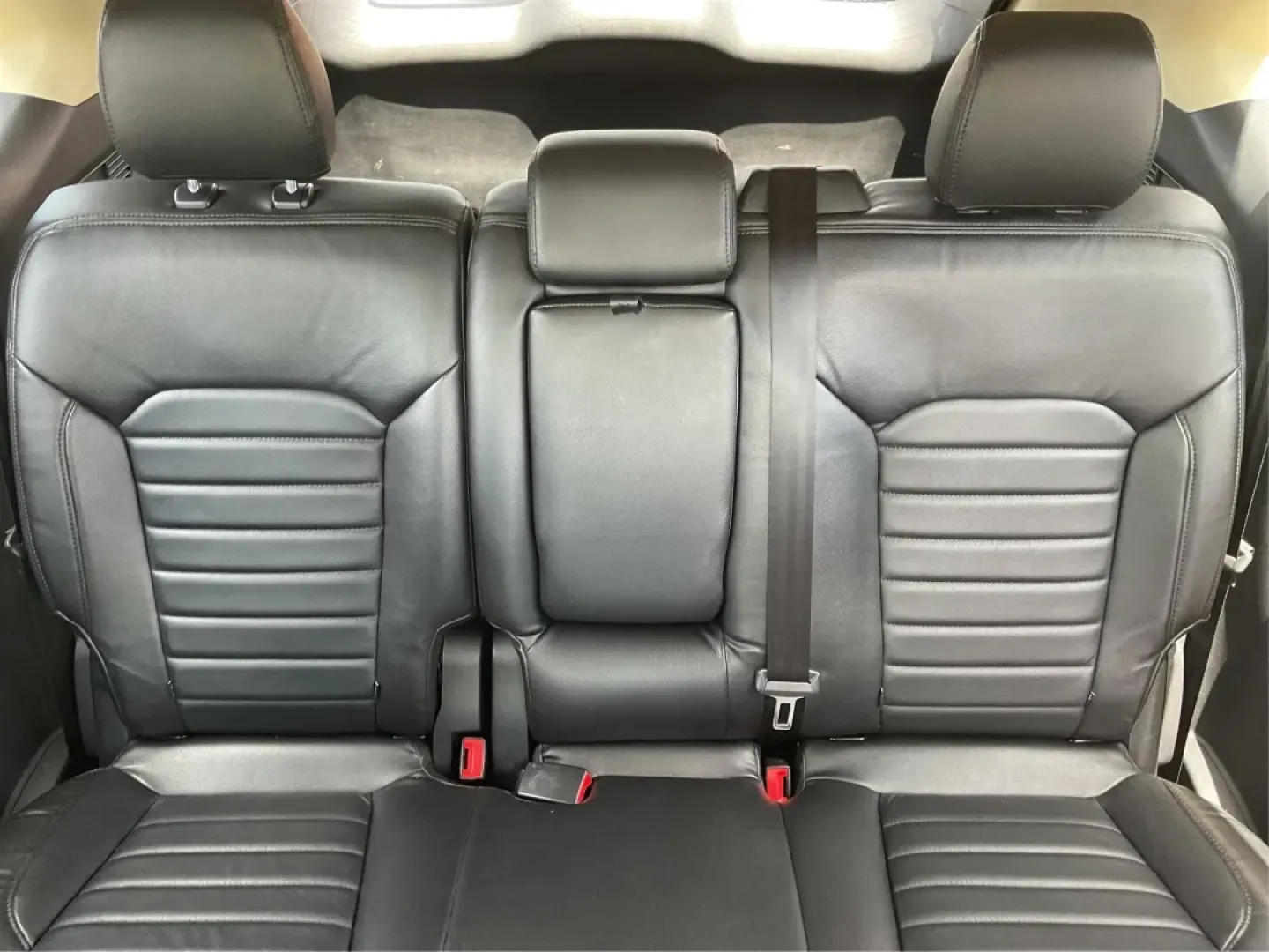 2016 Ford Edge SEL (2FMPK3J91GB) with an 3.5L V-6 DOHC engine, located at 8750 N County Rd 25A, Piqua, OH, 45356, (937) 908-9800, 40.164391, -84.232513 - **Experience the Road Ahead with the 2016 Ford Edge SEL - Your Adventure Awaits!**<br /> <br /> Are you ready for your next road trip or family outing? The 2016 Ford Edge SEL is not just a car; it's a versatile SUV that caters to your lifestyle needs, making it the perfect companion for growing fami - Photo#14