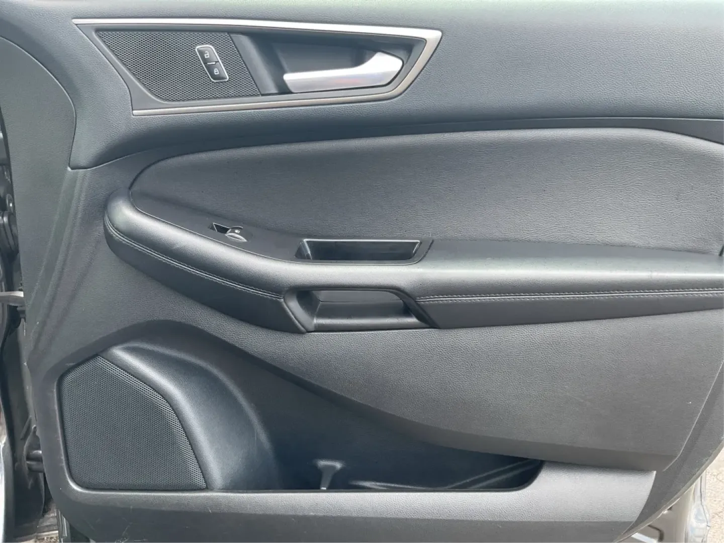 2016 Ford Edge SEL (2FMPK3J91GB) with an 3.5L V-6 DOHC engine, located at 8750 N County Rd 25A, Piqua, OH, 45356, (937) 908-9800, 40.164391, -84.232513 - **Experience the Road Ahead with the 2016 Ford Edge SEL - Your Adventure Awaits!**<br /> <br /> Are you ready for your next road trip or family outing? The 2016 Ford Edge SEL is not just a car; it's a versatile SUV that caters to your lifestyle needs, making it the perfect companion for growing fami - Photo#20