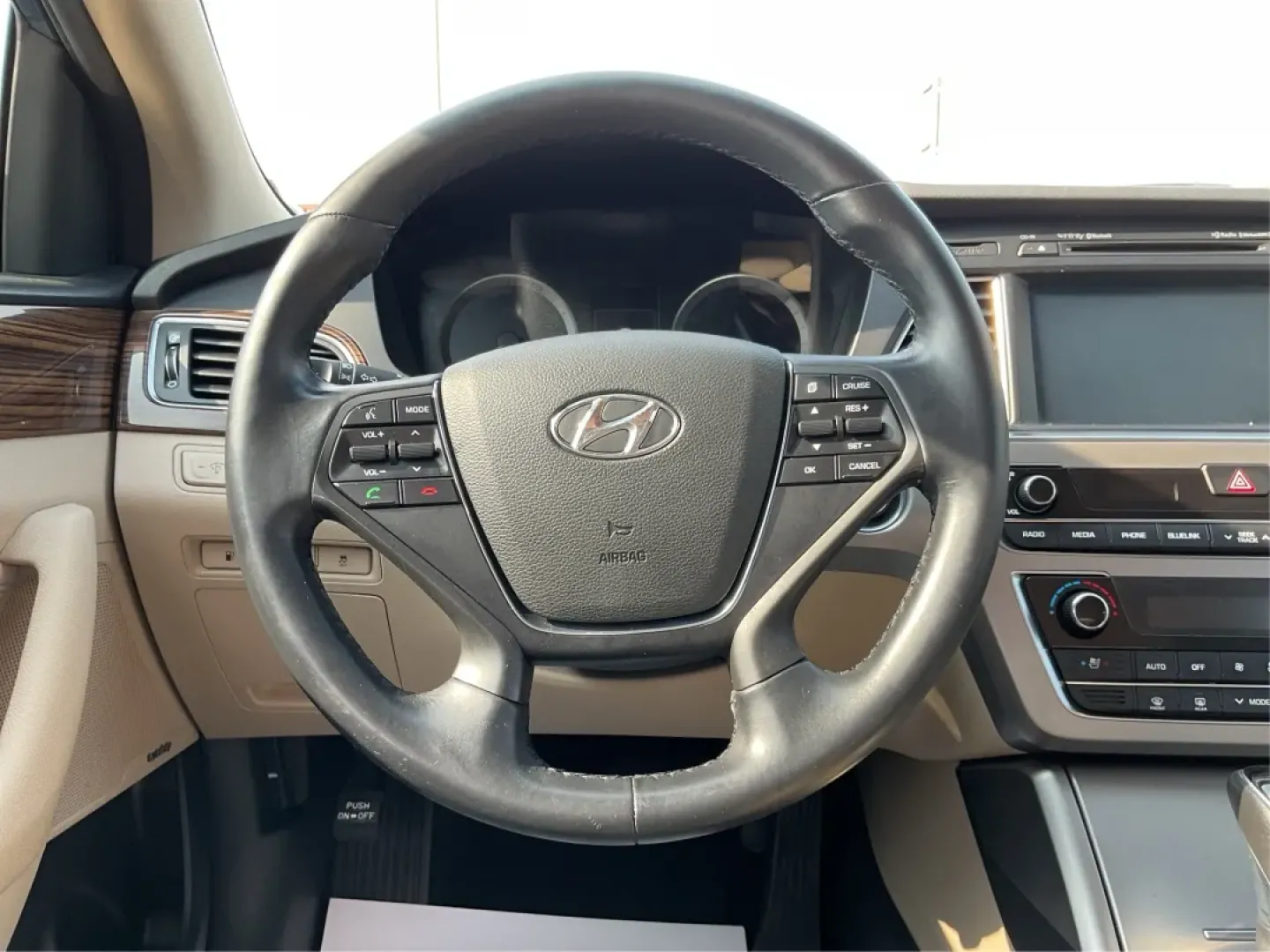 2017 Hyundai Sonata Limited (5NPE34AF4HH) with an 2.4L I-4 gasoline direct injection engine, 6A transmission, located at 1230 East Main St, Xenia, OH, 45385, (937) 908-9800, 39.688026, -83.910172 - Are you ready to elevate your daily drive into an adventure? Meet the 2017 Hyundai Sonata Limited, a perfect companion for anyone looking to combine style, comfort, and reliability. Whether you're commuting to work, shuttling the kids to school, or heading out for a weekend getaway, this sedan offer - Photo#16