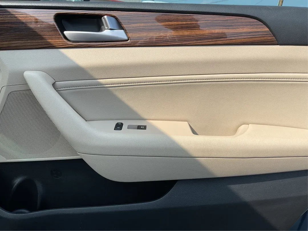 2017 Hyundai Sonata Limited (5NPE34AF4HH) with an 2.4L I-4 gasoline direct injection engine, located at 1230 East Main St, Xenia, OH, 45385, (937) 908-9800, 39.688026, -83.910172 - Are you ready to elevate your daily drive into an adventure? Meet the 2017 Hyundai Sonata Limited, a perfect companion for anyone looking to combine style, comfort, and reliability. Whether you're commuting to work, shuttling the kids to school, or heading out for a weekend getaway, this sedan offer - Photo#19