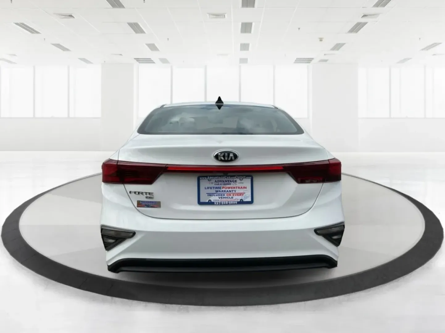 2019 Kia Forte FE (3KPF24AD2KE) with an 2L I-4 DOHC engine, located at 1099 N County Rd 25A, Troy, OH, 45373, (937) 908-9800, 40.057079, -84.212883 - **Experience Freedom with the 2019 Kia Forte: Your Ideal Companion for Daily Adventures!**<br /> <br /> Are you looking for a reliable sedan that effortlessly combines style, comfort, and efficiency? Look no further than the 2019 Kia Forte, available now at Advantage Car and Credit in Fairborn, OH. - Photo#3