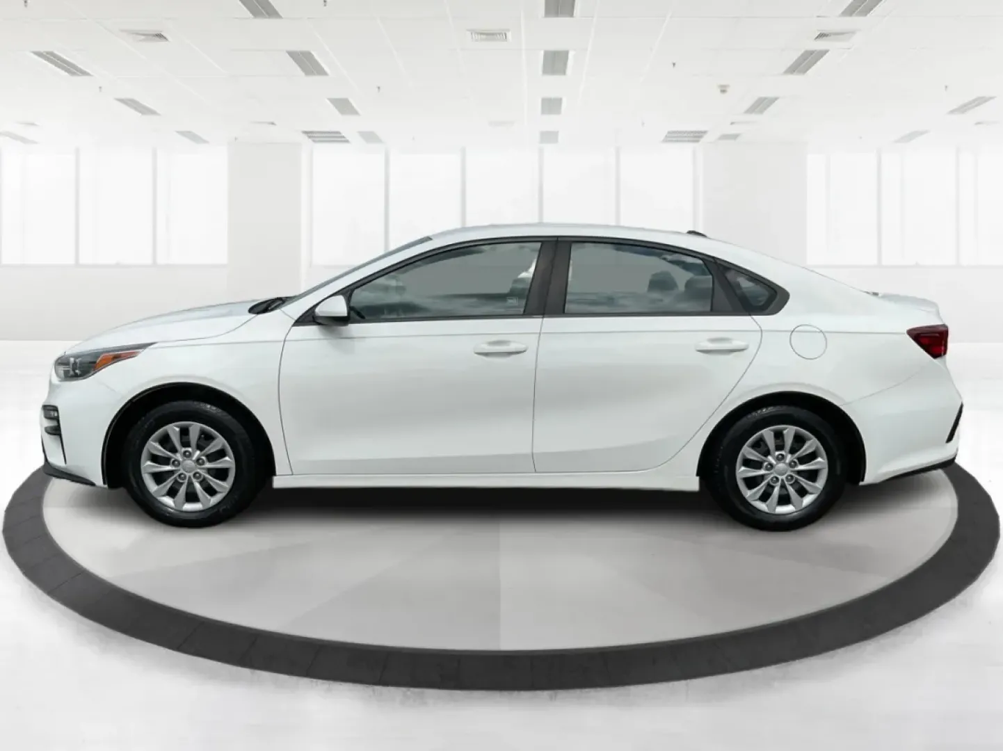 2019 Kia Forte FE (3KPF24AD2KE) with an 2L I-4 DOHC engine, located at 1099 N County Rd 25A, Troy, OH, 45373, (937) 908-9800, 40.057079, -84.212883 - **Experience Freedom with the 2019 Kia Forte: Your Ideal Companion for Daily Adventures!**<br /> <br /> Are you looking for a reliable sedan that effortlessly combines style, comfort, and efficiency? Look no further than the 2019 Kia Forte, available now at Advantage Car and Credit in Fairborn, OH. - Photo#5