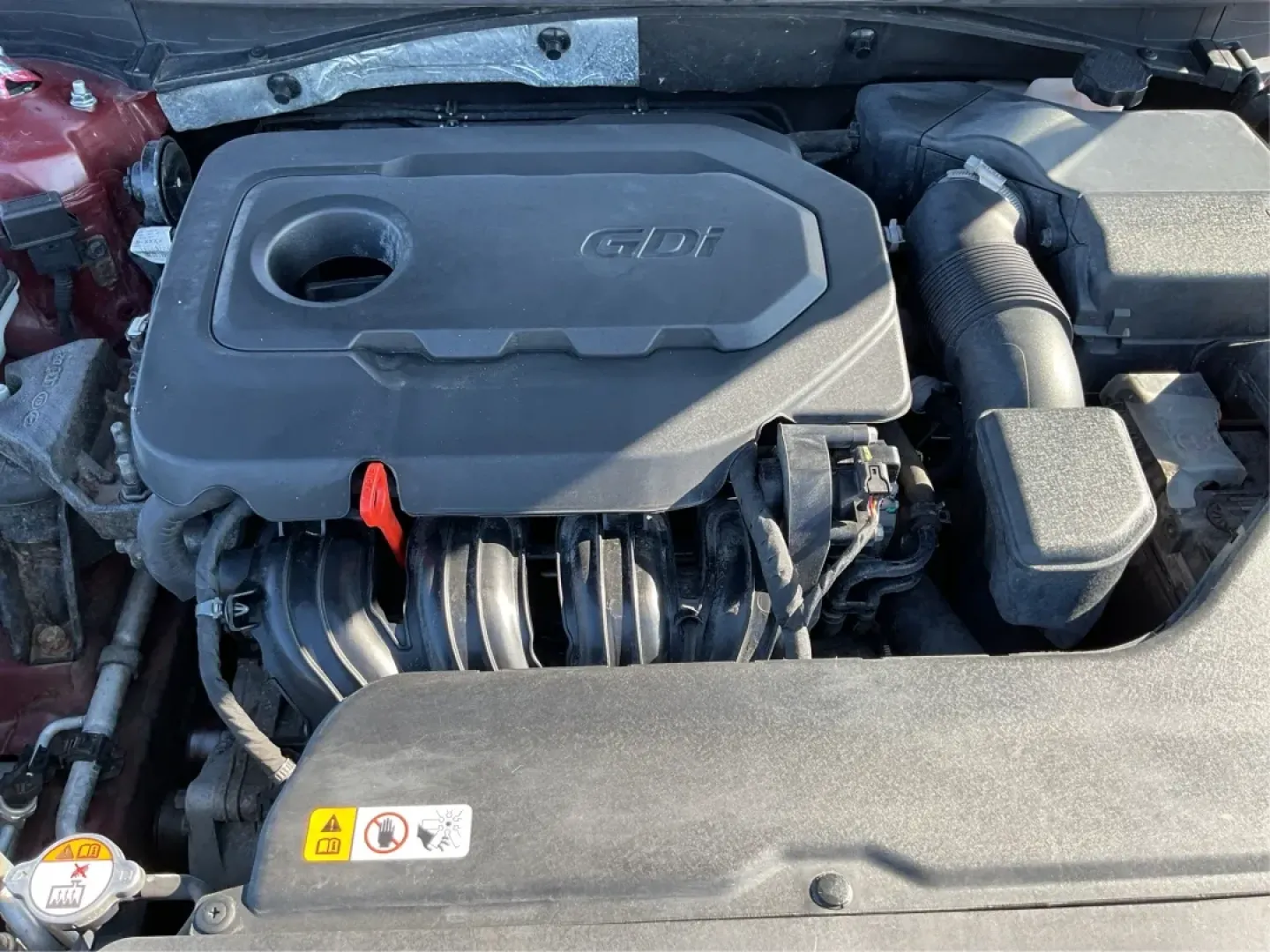 2015 Hyundai Sonata SE (5NPE24AFXFH) with an 2.4L I-4 gasoline direct injection engine, located at 880 E. National Road, Vandalia, OH, 45377, (937) 908-9800, 39.891918, -84.183594 - Discover the perfect balance of style, comfort, and reliability with the 2015 Hyundai Sonata SE, available now at Advantage Car and Credit in Fairborn, OH. Whether you're commuting to work, running errands in the nearby neighborhoods of Wright-Patterson Air Force Base, or heading out for a weekend a - Photo#11