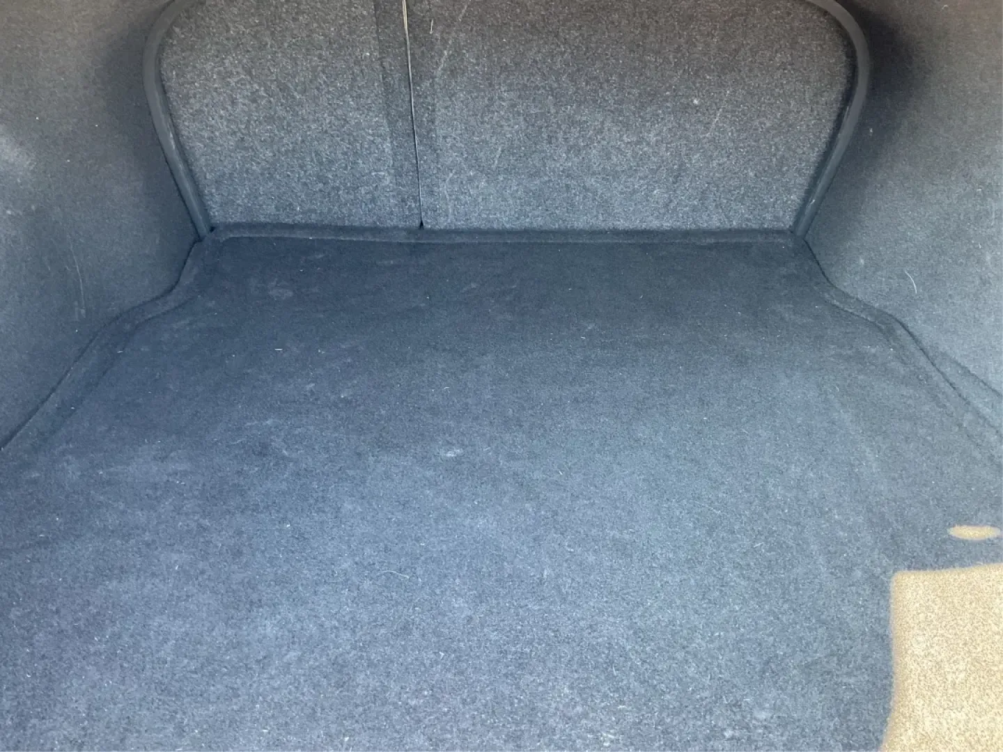 2015 Hyundai Sonata SE (5NPE24AFXFH) with an 2.4L I-4 gasoline direct injection engine, located at 880 E. National Road, Vandalia, OH, 45377, (937) 908-9800, 39.891918, -84.183594 - Discover the perfect balance of style, comfort, and reliability with the 2015 Hyundai Sonata SE, available now at Advantage Car and Credit in Fairborn, OH. Whether you're commuting to work, running errands in the nearby neighborhoods of Wright-Patterson Air Force Base, or heading out for a weekend a - Photo#12