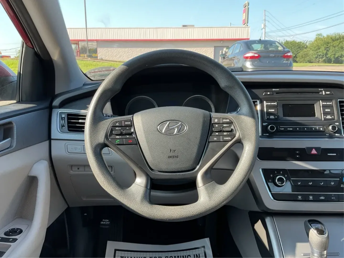 2015 Hyundai Sonata SE (5NPE24AFXFH) with an 2.4L I-4 gasoline direct injection engine, located at 880 E. National Road, Vandalia, OH, 45377, (937) 908-9800, 39.891918, -84.183594 - Discover the perfect balance of style, comfort, and reliability with the 2015 Hyundai Sonata SE, available now at Advantage Car and Credit in Fairborn, OH. Whether you're commuting to work, running errands in the nearby neighborhoods of Wright-Patterson Air Force Base, or heading out for a weekend a - Photo#16