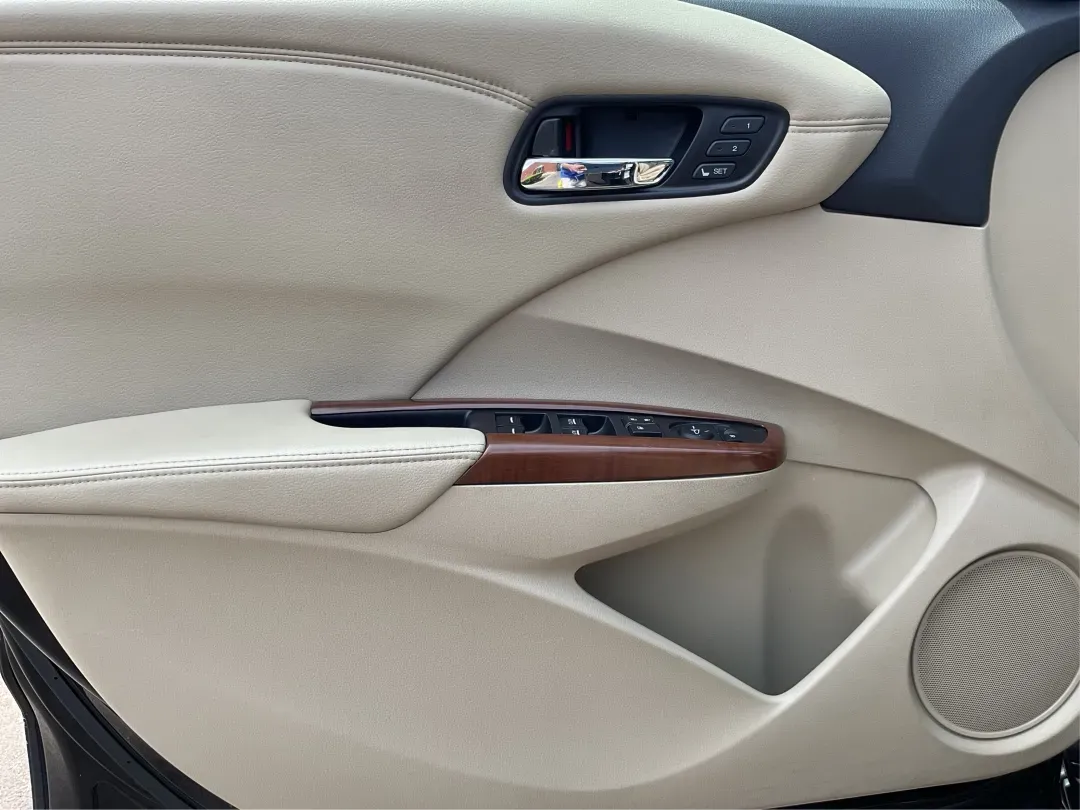 2014 Acura RDX Base (5J8TB3H39EL) with an Other engine, located at 880 E. National Road, Vandalia, OH, 45377, (937) 908-9800, 39.891918, -84.183594 - Unleash the perfect blend of comfort and versatility with the 2014 Acura RDX, a crossover that caters to both your daily grind and weekend adventures. Whether you're a growing family seeking spaciousness, a commuter looking for reliability, or a weekend warrior ready for road trips, this vehicle has - Photo#18