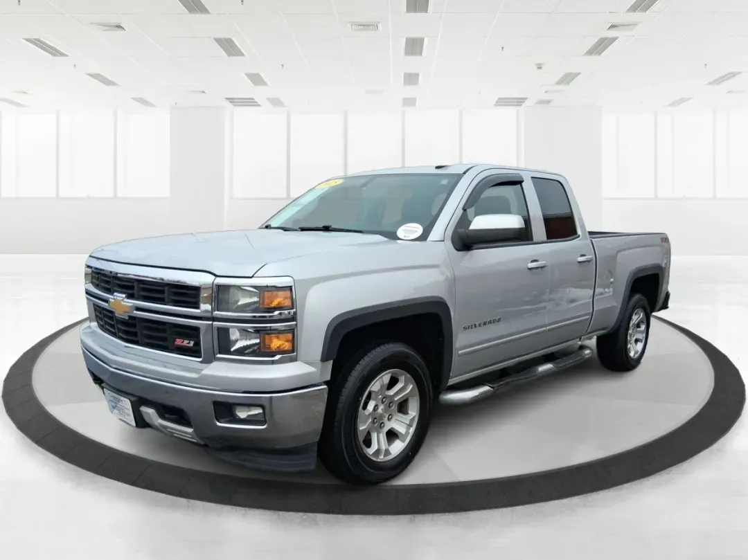 2015 Silver Chevrolet Silverado 1500 LT Double Cab 4WD (1GCVKREC6FZ) with an 5.3L V8 OHV 16V engine, 6-Speed Automatic transmission, located at 1951 S Dayton Lakeview Rd., New Carlisle, OH, 45344, (937) 908-9800, 39.890999, -84.050255 - Picture your next weekend: you've got a project list to tackle, a trailer to hook up, and a quick escape planned after work-maybe a run out toward Springfield or a backroad cruise near the Mad River. If you need a truck that fits real life in Clark County, this **2015 Chevrolet Silverado 1500 LT Dou - Photo#8