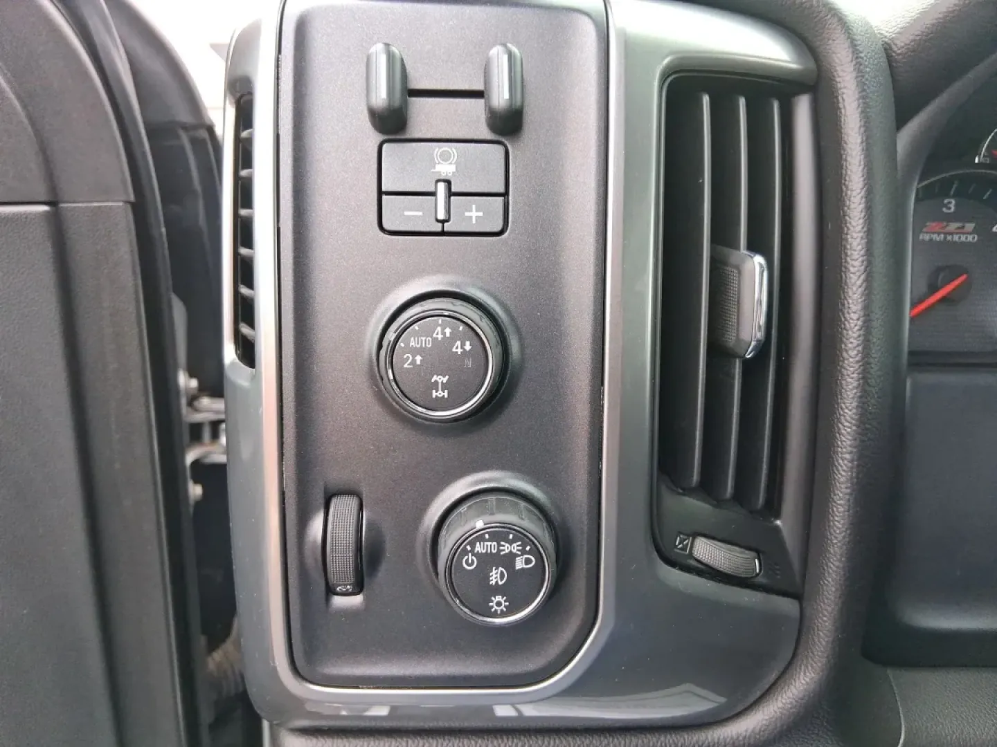 2015 Silver Chevrolet Silverado 1500 LT Double Cab 4WD (1GCVKREC6FZ) with an 5.3L V8 OHV 16V engine, 6-Speed Automatic transmission, located at 1951 S Dayton Lakeview Rd., New Carlisle, OH, 45344, (937) 908-9800, 39.890999, -84.050255 - Picture your next weekend: you've got a project list to tackle, a trailer to hook up, and a quick escape planned after work-maybe a run out toward Springfield or a backroad cruise near the Mad River. If you need a truck that fits real life in Clark County, this **2015 Chevrolet Silverado 1500 LT Dou - Photo#16