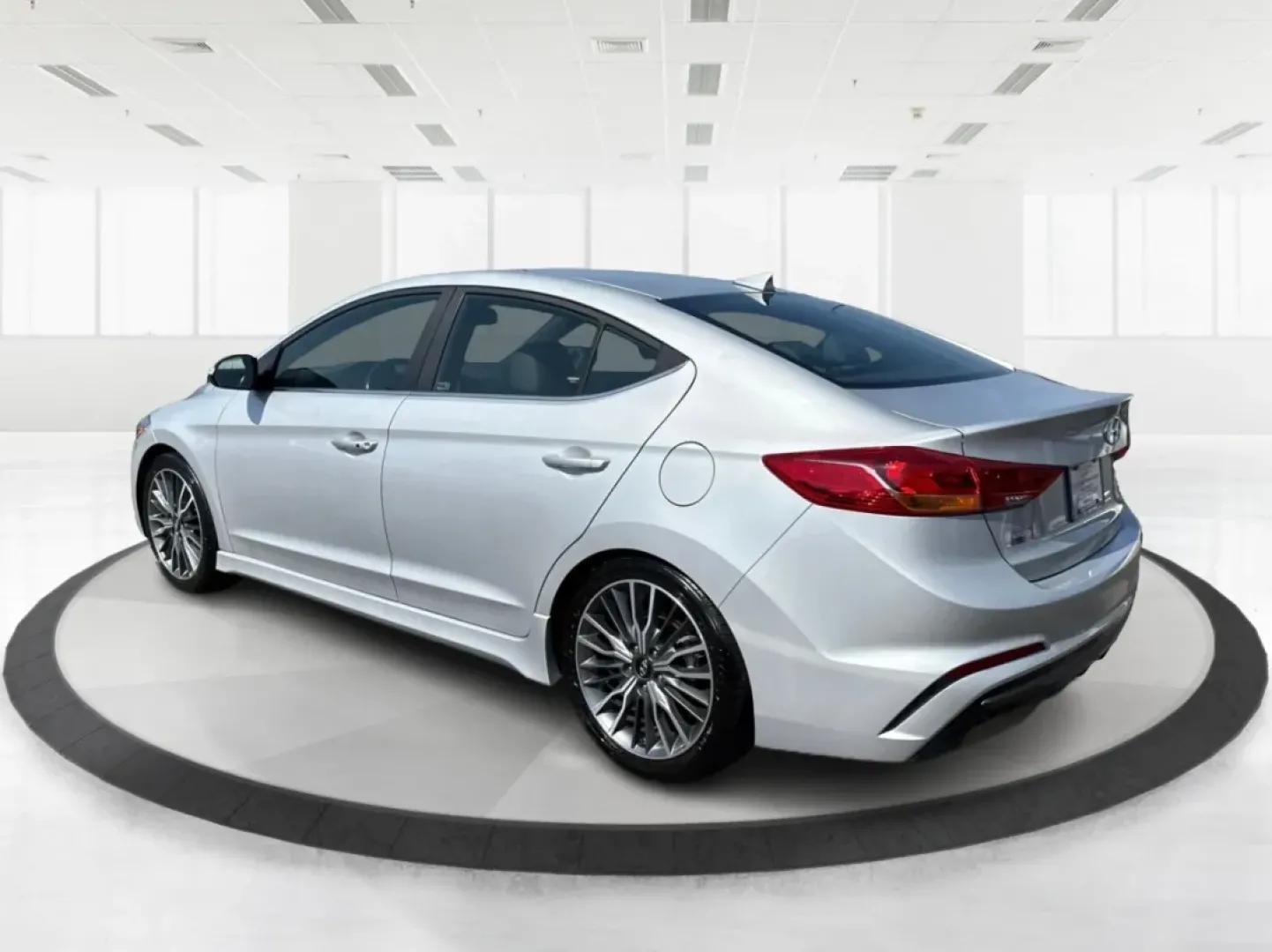 2018 Hyundai Elantra Sport (KMHD04LB6JU) with an 1.6L I-4 gasoline direct injection engine, located at 1099 N County Rd 25A, Troy, OH, 45373, (937) 908-9800, 40.057079, -84.212883 - ### Elevate Your Daily Commute with the 2018 Hyundai Elantra Sport at Advantage Car and Credit!<br /> <br /> Are you ready to enhance your daily life with a reliable vehicle that balances performance, comfort, and style? Look no further than the stunning 2018 Hyundai Elantra Sport, available now at - Photo#4