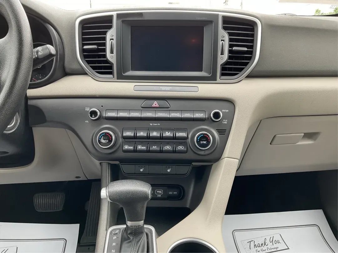 2018 Kia Sportage LX (KNDPMCACXJ7) with an Theta II 2.4L I-4 gasoline direct injection engine, located at 1099 N County Rd 25A, Troy, OH, 45373, (937) 908-9800, 40.057079, -84.212883 - **Discover Your Next Adventure with the 2018 Kia Sportage LX at Advantage Car and Credit!**<br /> <br /> Are you searching for the perfect vehicle that can seamlessly transition from daily commutes to weekend getaways? Look no further than this stunning 2018 Kia Sportage LX, available now at Advanta - Photo#12