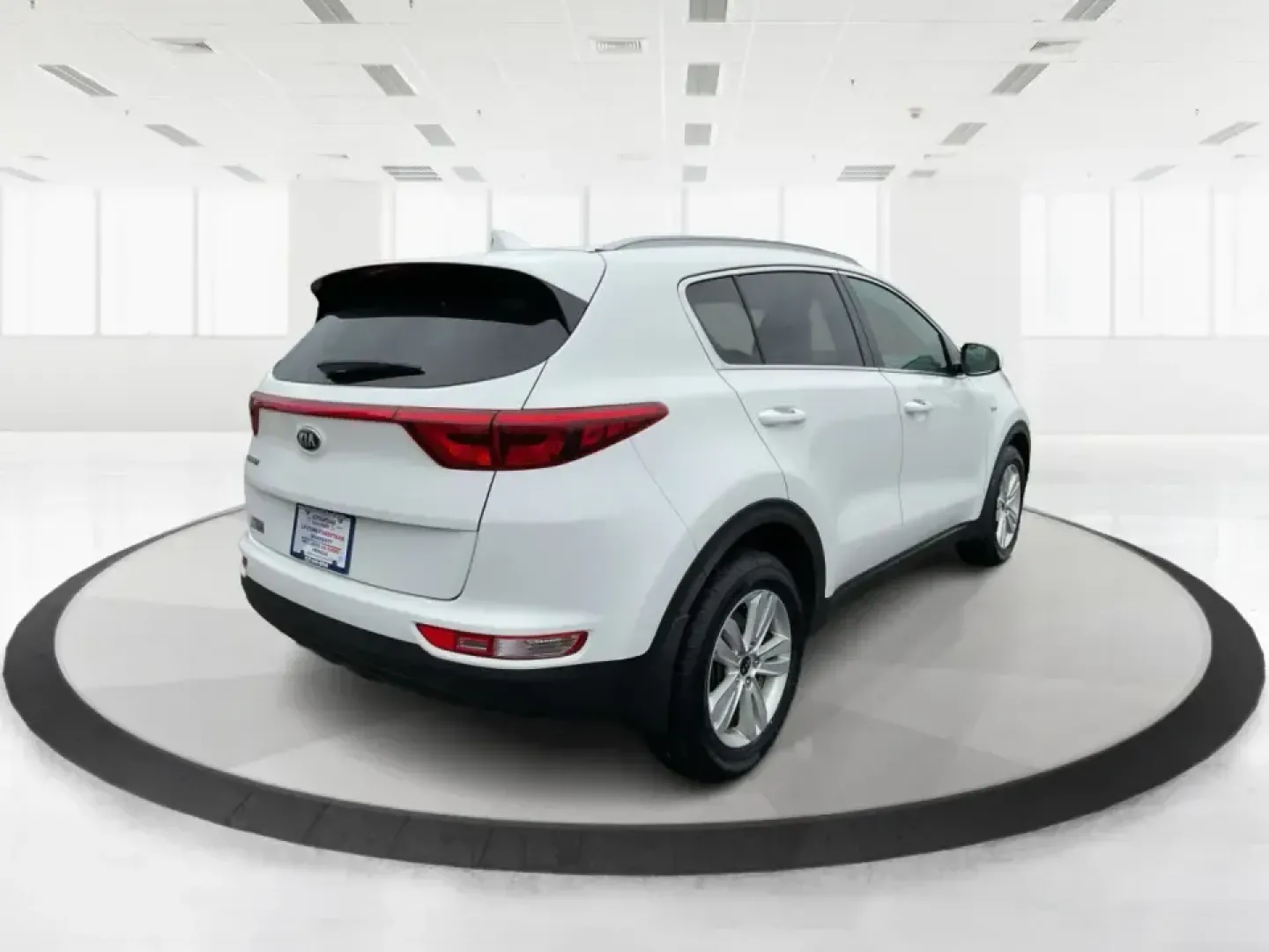2018 Kia Sportage LX (KNDPMCACXJ7) with an Theta II 2.4L I-4 gasoline direct injection engine, 6A transmission, located at 1099 N County Rd 25A, Troy, OH, 45373, (937) 908-9800, 40.057079, -84.212883 - **Discover Your Next Adventure with the 2018 Kia Sportage LX at Advantage Car and Credit!**<br /> <br /> Are you searching for the perfect vehicle that can seamlessly transition from daily commutes to weekend getaways? Look no further than this stunning 2018 Kia Sportage LX, available now at Advanta - Photo#1