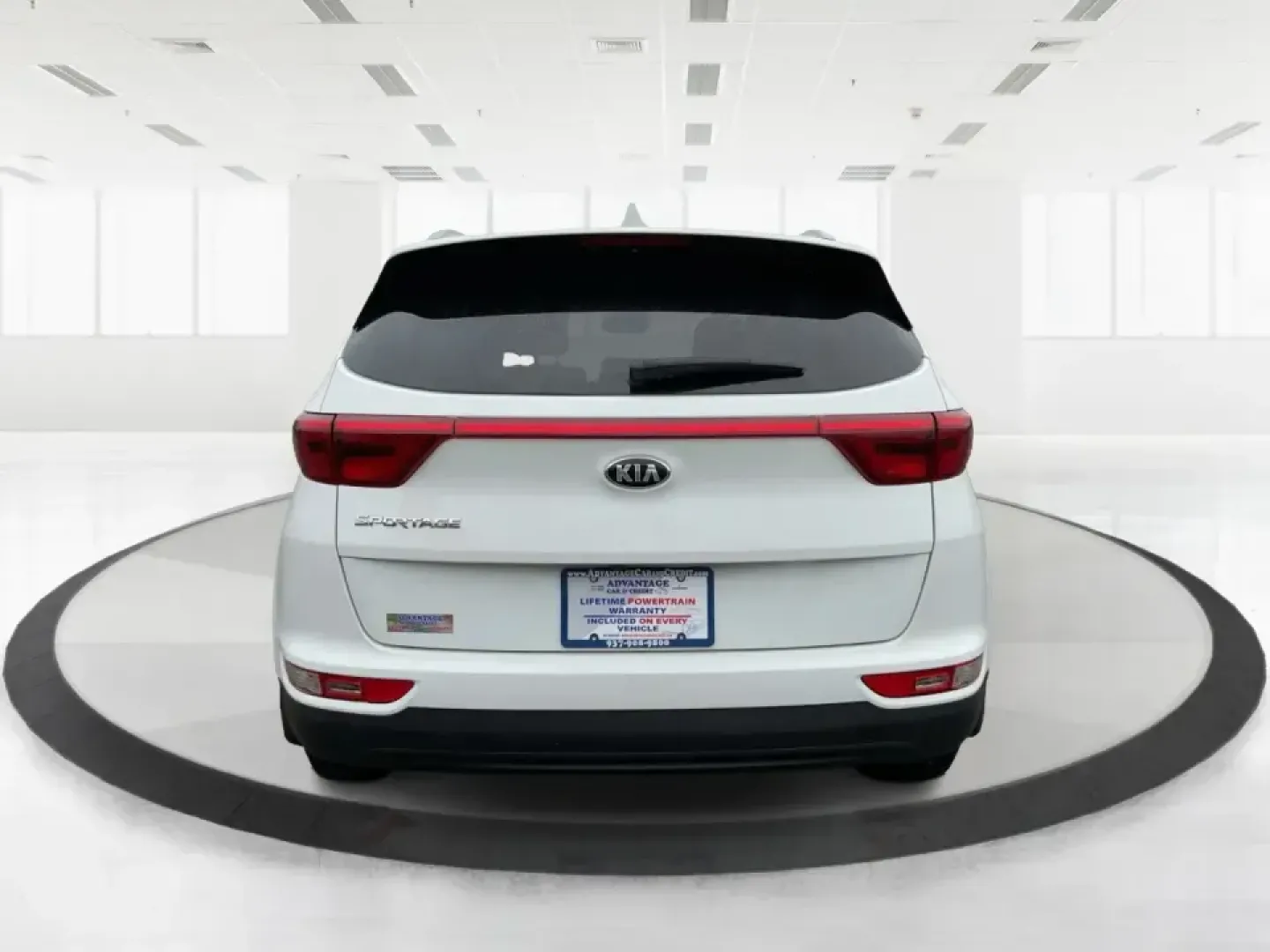 2018 Kia Sportage LX (KNDPMCACXJ7) with an Theta II 2.4L I-4 gasoline direct injection engine, 6A transmission, located at 1099 N County Rd 25A, Troy, OH, 45373, (937) 908-9800, 40.057079, -84.212883 - **Discover Your Next Adventure with the 2018 Kia Sportage LX at Advantage Car and Credit!**<br /> <br /> Are you searching for the perfect vehicle that can seamlessly transition from daily commutes to weekend getaways? Look no further than this stunning 2018 Kia Sportage LX, available now at Advanta - Photo#2