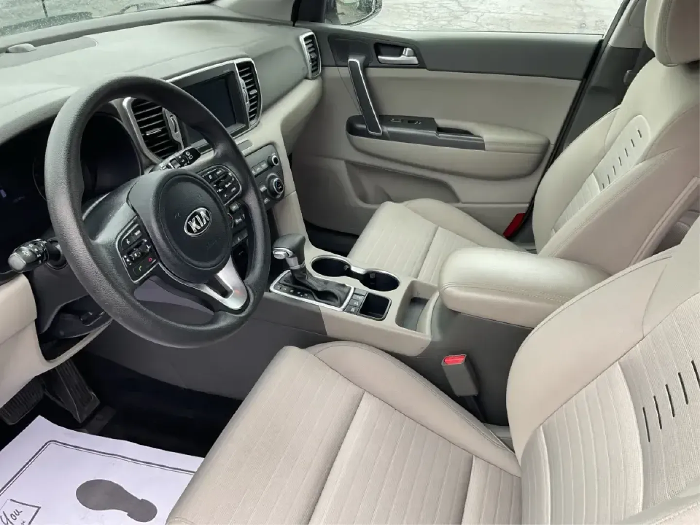 2018 Kia Sportage LX (KNDPMCACXJ7) with an Theta II 2.4L I-4 gasoline direct injection engine, 6A transmission, located at 1099 N County Rd 25A, Troy, OH, 45373, (937) 908-9800, 40.057079, -84.212883 - **Discover Your Next Adventure with the 2018 Kia Sportage LX at Advantage Car and Credit!**<br /> <br /> Are you searching for the perfect vehicle that can seamlessly transition from daily commutes to weekend getaways? Look no further than this stunning 2018 Kia Sportage LX, available now at Advanta - Photo#8