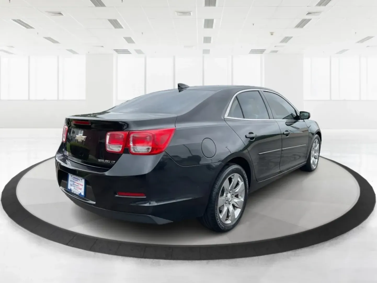 2015 Chevrolet Malibu 2LT (1G11D5SL9FF) with an ECOTEC 2.5L I-4 gasoline direct injection engine, located at 1099 N County Rd 25A, Troy, OH, 45373, (937) 908-9800, 40.057079, -84.212883 - Discover the perfect blend of style, performance, and affordability with the 2015 Chevrolet Malibu 2LT, available now at Advantage Car and Credit in Fairborn, OH. Whether you're commuting to work, ferrying the kids to school, or planning weekend getaways, this reliable sedan is designed to enhance y - Photo#2