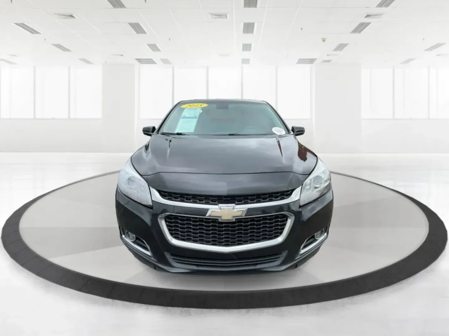 2015 Chevrolet Malibu 2LT (1G11D5SL9FF) with an ECOTEC 2.5L I-4 gasoline direct injection engine, located at 1099 N County Rd 25A, Troy, OH, 45373, (937) 908-9800, 40.057079, -84.212883 - Discover the perfect blend of style, performance, and affordability with the 2015 Chevrolet Malibu 2LT, available now at Advantage Car and Credit in Fairborn, OH. Whether you're commuting to work, ferrying the kids to school, or planning weekend getaways, this reliable sedan is designed to enhance y - Photo#7