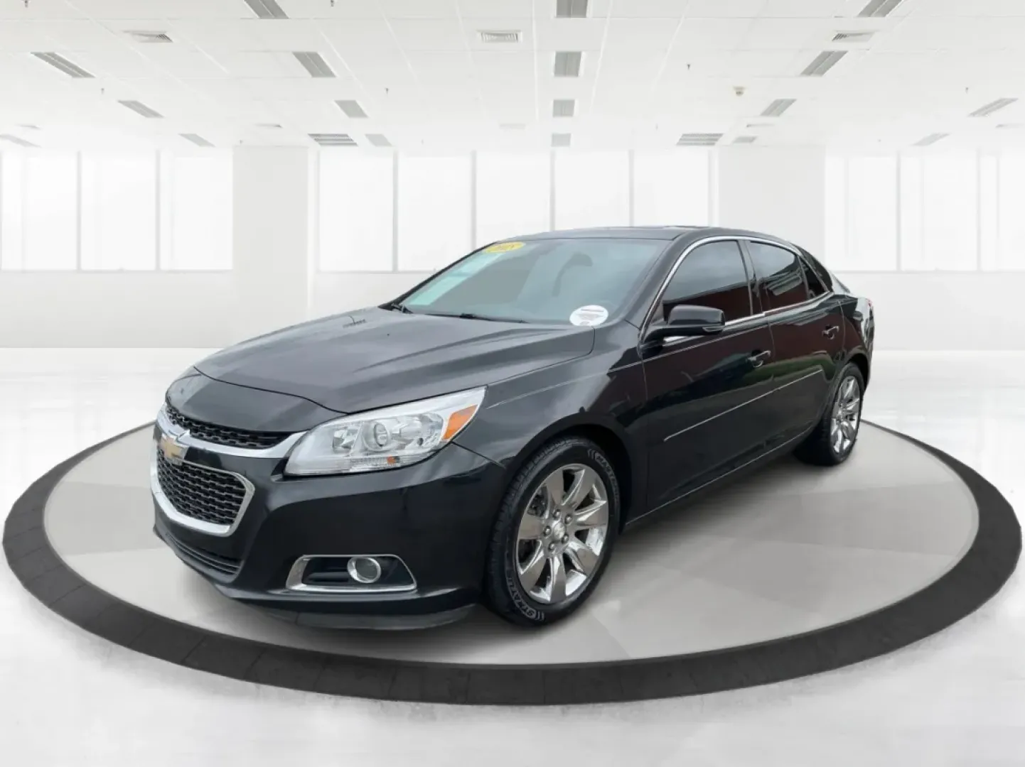 2015 Chevrolet Malibu 2LT (1G11D5SL9FF) with an ECOTEC 2.5L I-4 gasoline direct injection engine, located at 1099 N County Rd 25A, Troy, OH, 45373, (937) 908-9800, 40.057079, -84.212883 - Discover the perfect blend of style, performance, and affordability with the 2015 Chevrolet Malibu 2LT, available now at Advantage Car and Credit in Fairborn, OH. Whether you're commuting to work, ferrying the kids to school, or planning weekend getaways, this reliable sedan is designed to enhance y - Photo#8