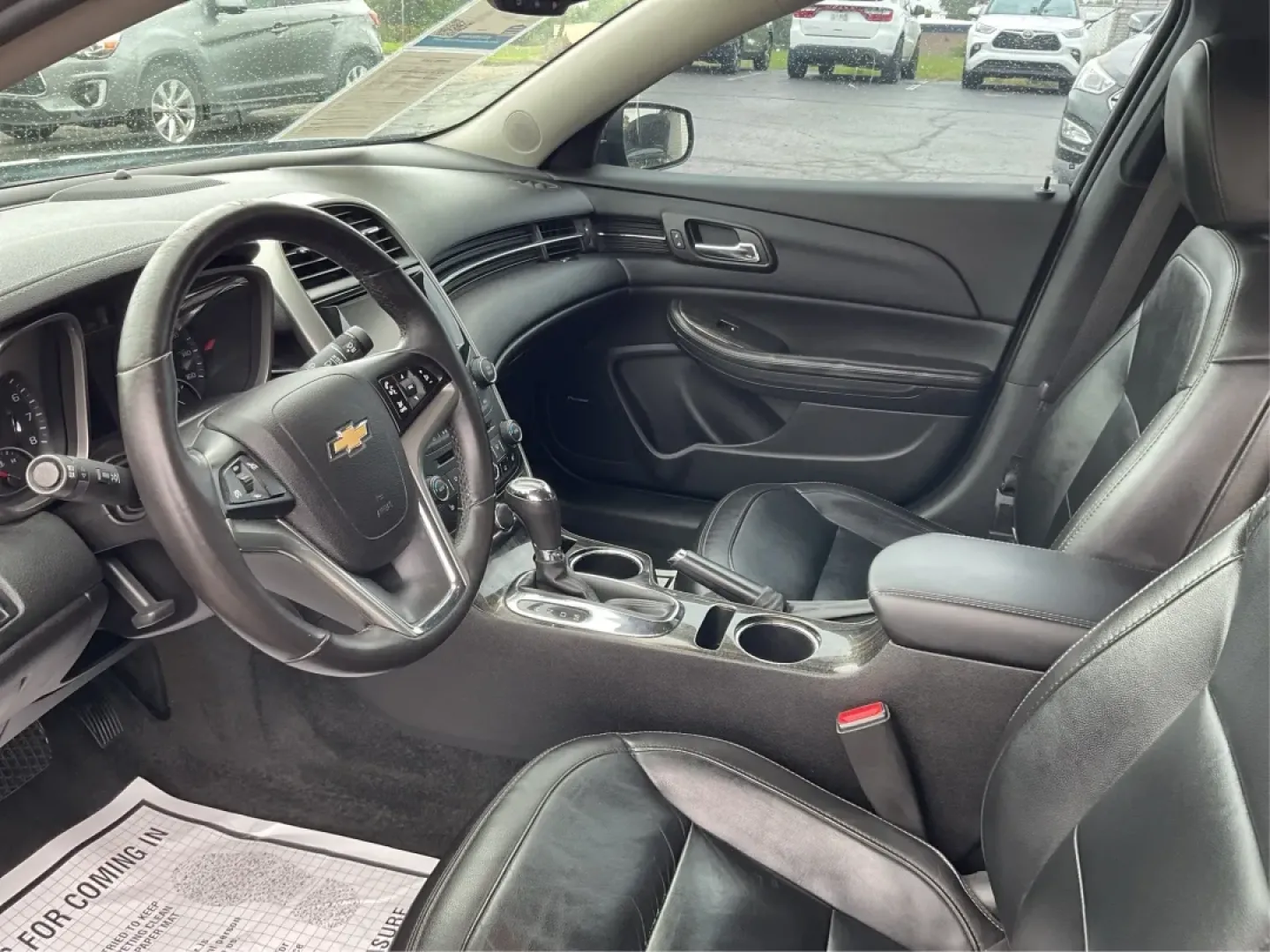 2015 Chevrolet Malibu 2LT (1G11D5SL9FF) with an ECOTEC 2.5L I-4 gasoline direct injection engine, located at 1099 N County Rd 25A, Troy, OH, 45373, (937) 908-9800, 40.057079, -84.212883 - Discover the perfect blend of style, performance, and affordability with the 2015 Chevrolet Malibu 2LT, available now at Advantage Car and Credit in Fairborn, OH. Whether you're commuting to work, ferrying the kids to school, or planning weekend getaways, this reliable sedan is designed to enhance y - Photo#9