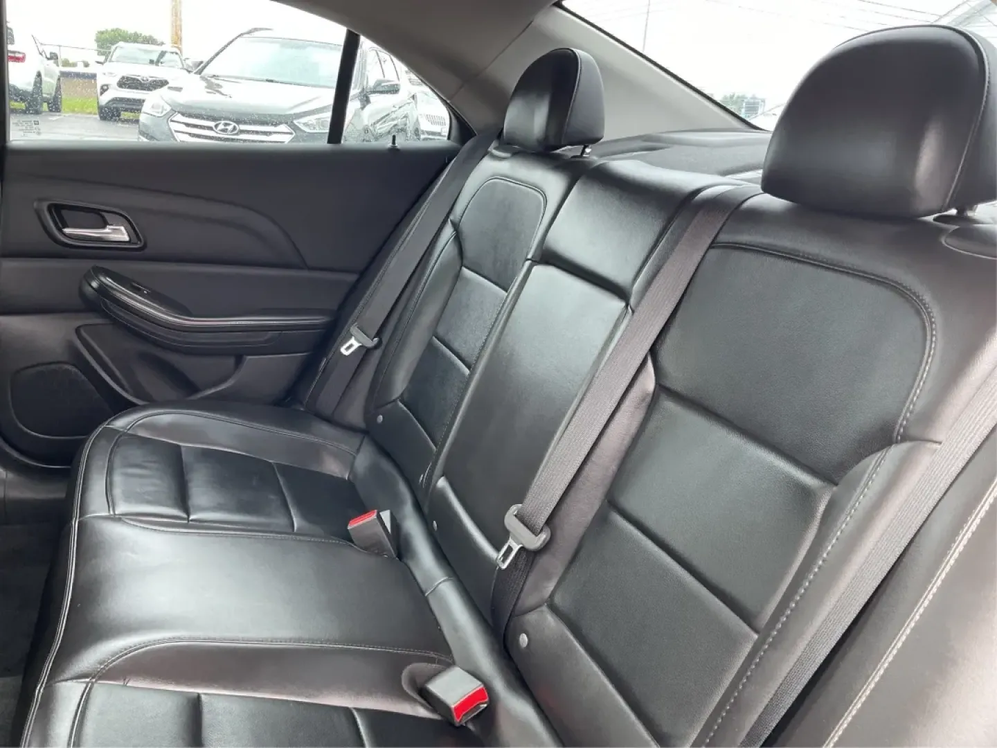 2015 Chevrolet Malibu 2LT (1G11D5SL9FF) with an ECOTEC 2.5L I-4 gasoline direct injection engine, located at 1099 N County Rd 25A, Troy, OH, 45373, (937) 908-9800, 40.057079, -84.212883 - Discover the perfect blend of style, performance, and affordability with the 2015 Chevrolet Malibu 2LT, available now at Advantage Car and Credit in Fairborn, OH. Whether you're commuting to work, ferrying the kids to school, or planning weekend getaways, this reliable sedan is designed to enhance y - Photo#10