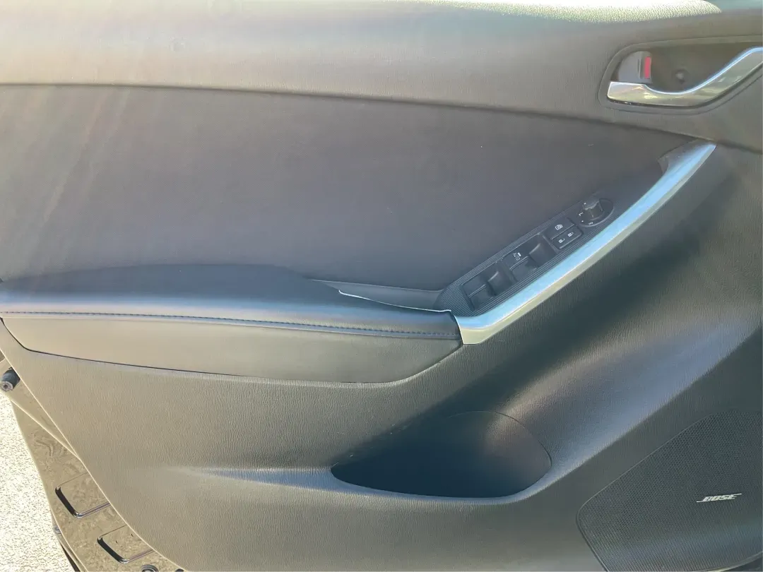 2014 Jet Black Mica Mazda CX-5 Touring AWD (JM3KE4CY2E0) with an 2.5L L4 DOHC 16V engine, 6-Speed Automatic transmission, located at 880 E. National Road, Vandalia, OH, 45377, (937) 908-9800, 39.891918, -84.183594 - **Explore the Open Road in the 2014 Mazda CX-5 Touring AWD from Advantage Car and Credit - Troy!**<br /> <br /> Are you ready to elevate your driving experience? Whether you're a growing family seeking a reliable SUV for weekend adventures, a commuter looking for comfort on long drives, or a budget- - Photo#17