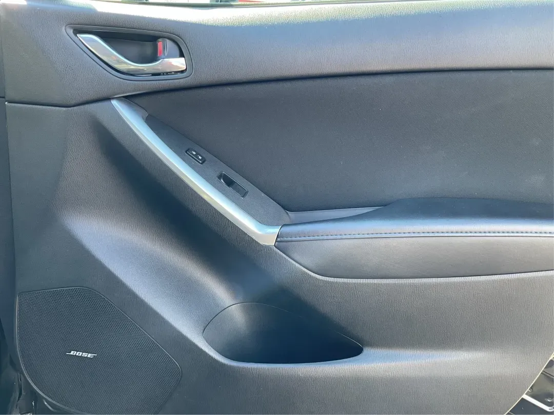 2014 Jet Black Mica Mazda CX-5 Touring AWD (JM3KE4CY2E0) with an 2.5L L4 DOHC 16V engine, 6-Speed Automatic transmission, located at 880 E. National Road, Vandalia, OH, 45377, (937) 908-9800, 39.891918, -84.183594 - **Explore the Open Road in the 2014 Mazda CX-5 Touring AWD from Advantage Car and Credit - Troy!**<br /> <br /> Are you ready to elevate your driving experience? Whether you're a growing family seeking a reliable SUV for weekend adventures, a commuter looking for comfort on long drives, or a budget- - Photo#18