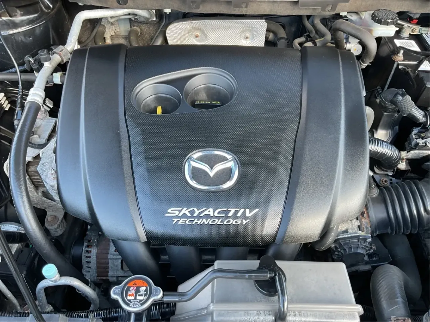 2014 Jet Black Mica Mazda CX-5 Touring AWD (JM3KE4CY2E0) with an 2.5L L4 DOHC 16V engine, 6-Speed Automatic transmission, located at 1099 N County Rd 25A, Troy, OH, 45373, (937) 908-9800, 40.057079, -84.212883 - **Explore the Open Road in the 2014 Mazda CX-5 Touring AWD from Advantage Car and Credit - Troy!**<br /> <br /> Are you ready to elevate your driving experience? Whether you're a growing family seeking a reliable SUV for weekend adventures, a commuter looking for comfort on long drives, or a budget- - Photo#11