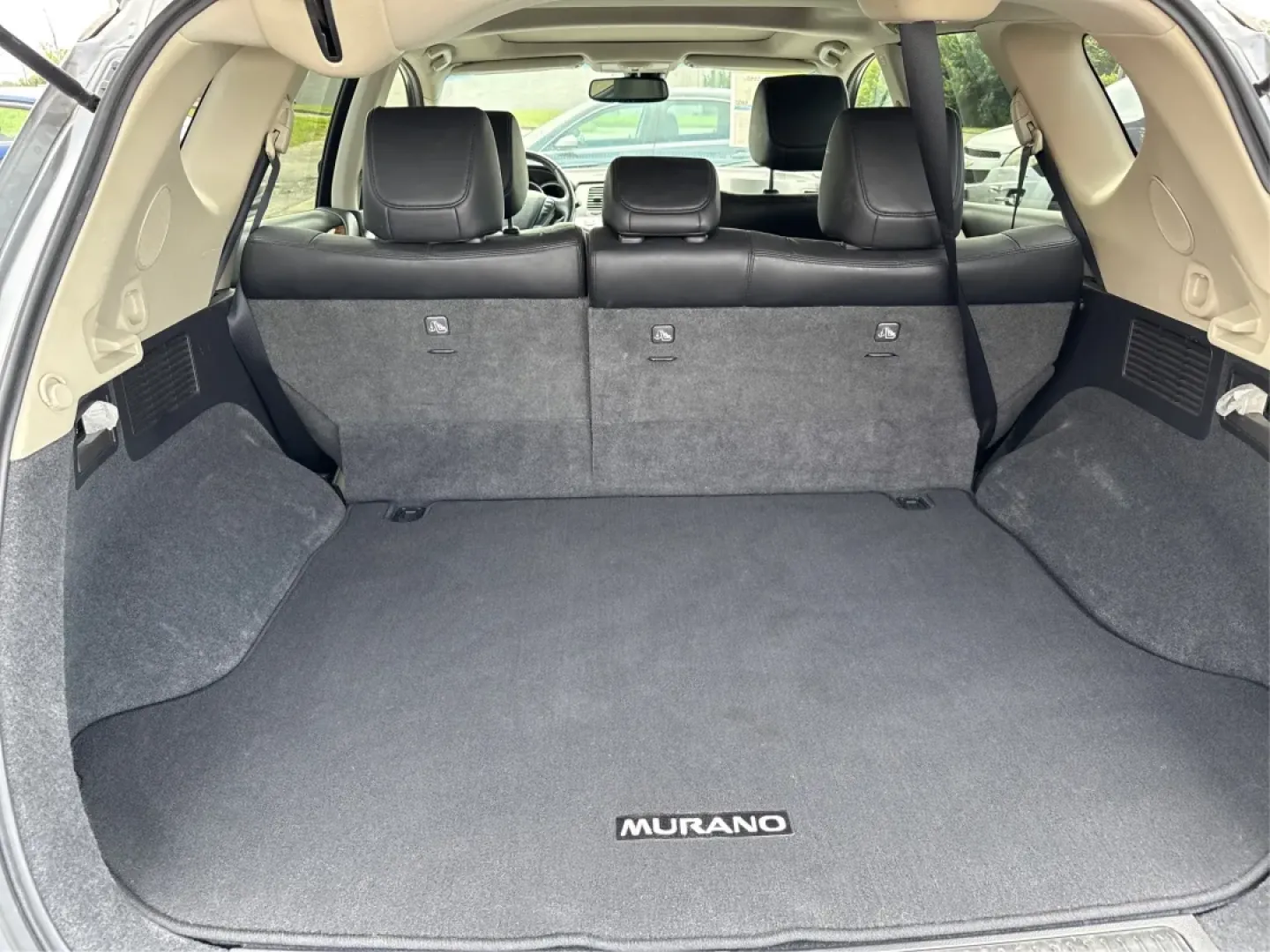 2014 Nissan Murano LE (JN8AZ1MW3EW) with an 3.5L V-6 DOHC engine, located at 1099 N County Rd 25A, Troy, OH, 45373, (937) 908-9800, 40.057079, -84.212883 - **Discover Your Next Adventure in Comfort and Style with the 2014 Nissan Murano LE at Advantage Car and Credit - Troy!**<br /> <br /> Are you in search of a versatile vehicle that can seamlessly transition from daily commutes to weekend adventures? Look no further! The 2014 Nissan Murano LE is desig - Photo#12