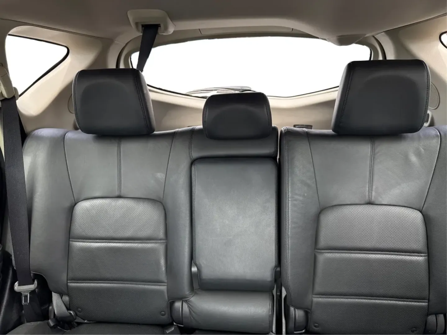 2014 Nissan Murano LE (JN8AZ1MW3EW) with an 3.5L V-6 DOHC engine, located at 1099 N County Rd 25A, Troy, OH, 45373, (937) 908-9800, 40.057079, -84.212883 - **Discover Your Next Adventure in Comfort and Style with the 2014 Nissan Murano LE at Advantage Car and Credit - Troy!**<br /> <br /> Are you in search of a versatile vehicle that can seamlessly transition from daily commutes to weekend adventures? Look no further! The 2014 Nissan Murano LE is desig - Photo#14