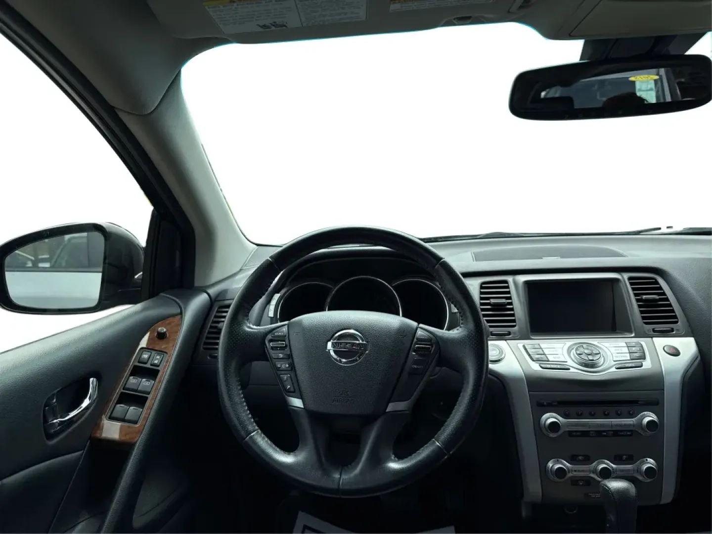 2014 Nissan Murano LE (JN8AZ1MW3EW) with an 3.5L V-6 DOHC engine, located at 1099 N County Rd 25A, Troy, OH, 45373, (937) 908-9800, 40.057079, -84.212883 - **Discover Your Next Adventure in Comfort and Style with the 2014 Nissan Murano LE at Advantage Car and Credit - Troy!**<br /> <br /> Are you in search of a versatile vehicle that can seamlessly transition from daily commutes to weekend adventures? Look no further! The 2014 Nissan Murano LE is desig - Photo#21