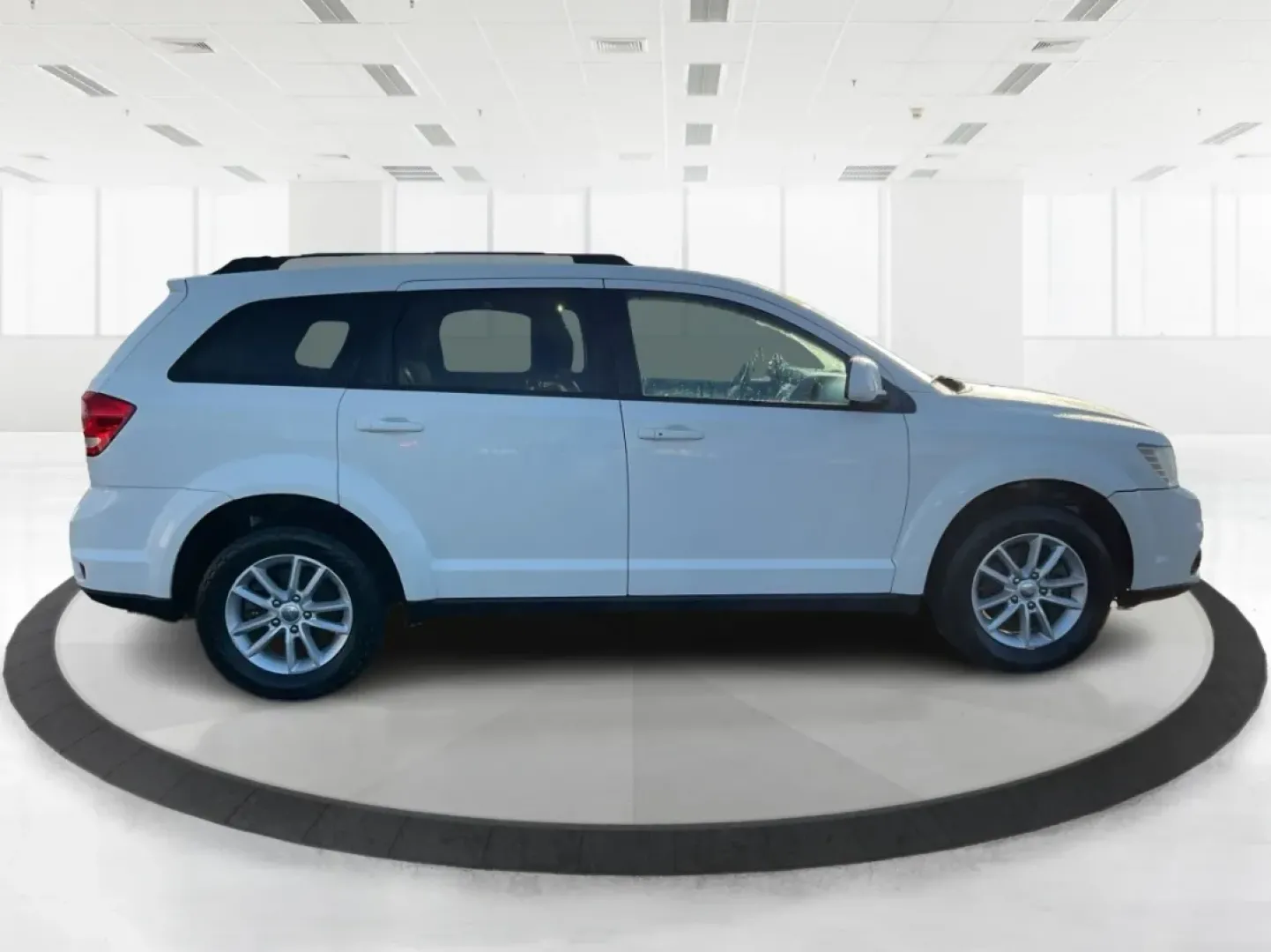 2014 Pearl White Tri-Coat Dodge Journey SXT (3C4PDCBG0ET) with an 3.6L V6 DOHC 24V engine, 6-Speed Automatic transmission, located at 1099 N County Rd 25A, Troy, OH, 45373, (937) 908-9800, 40.057079, -84.212883 - Are you looking for the perfect blend of comfort, versatility, and reliability for your family adventures? Look no further than the 2014 Dodge Journey SXT, available now at Advantage Car and Credit in Troy, OH. This well-equipped SUV is ideal for growing families, weekend road trips, or anyone who n - Photo#1