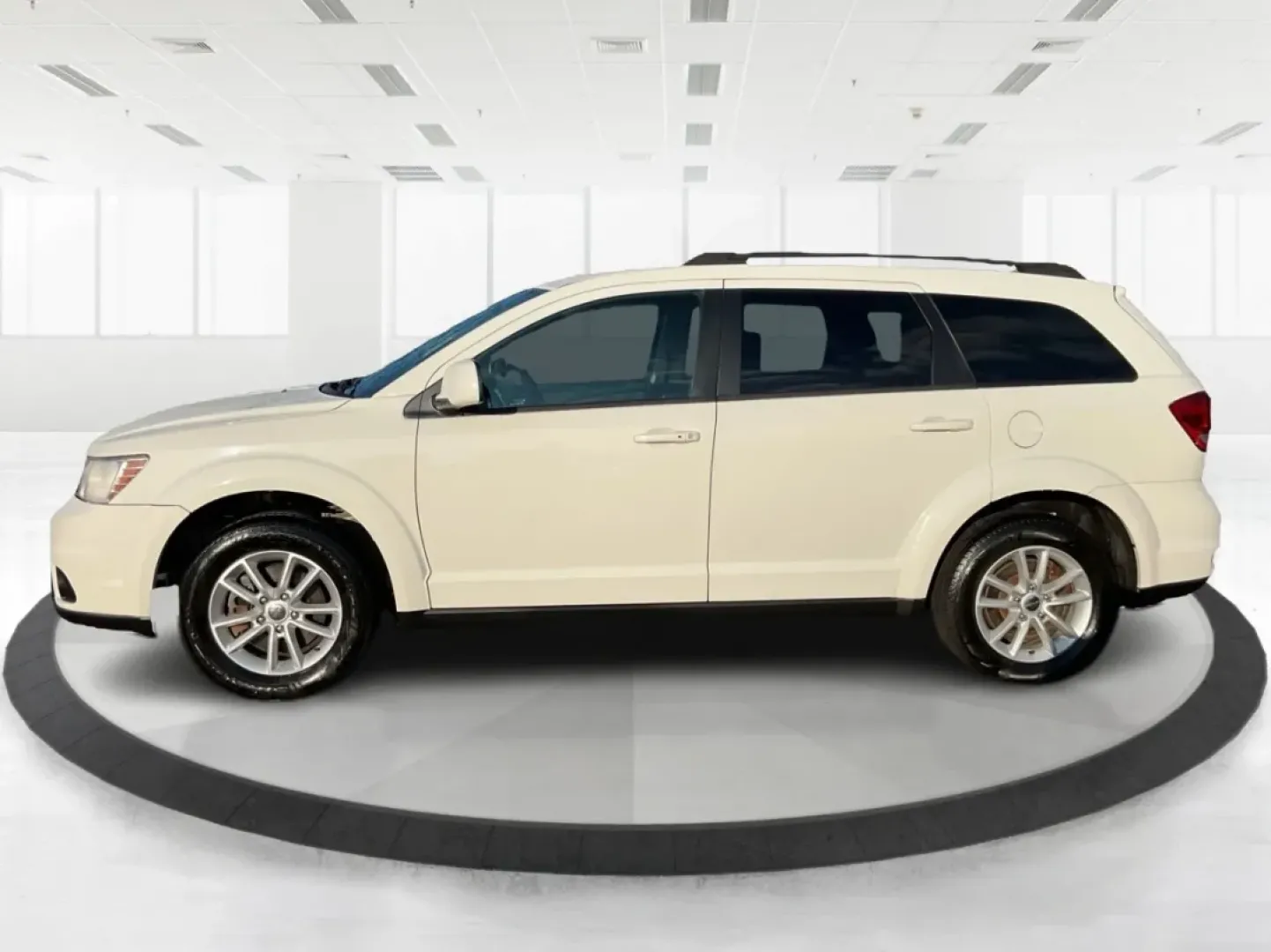 2014 Pearl White Tri-Coat Dodge Journey SXT (3C4PDCBG0ET) with an 3.6L V6 DOHC 24V engine, 6-Speed Automatic transmission, located at 1099 N County Rd 25A, Troy, OH, 45373, (937) 908-9800, 40.057079, -84.212883 - Are you looking for the perfect blend of comfort, versatility, and reliability for your family adventures? Look no further than the 2014 Dodge Journey SXT, available now at Advantage Car and Credit in Troy, OH. This well-equipped SUV is ideal for growing families, weekend road trips, or anyone who n - Photo#5