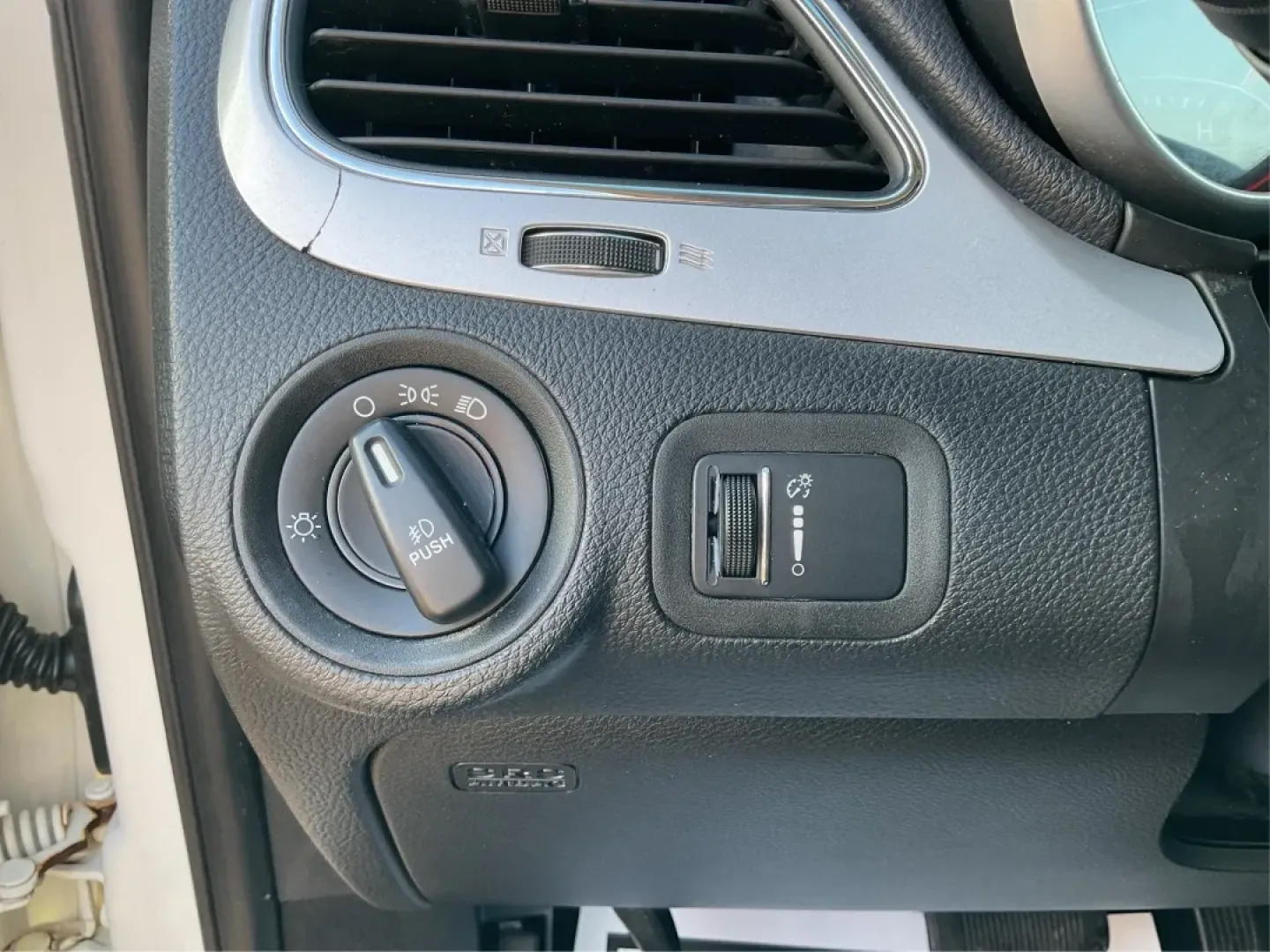 2014 Pearl White Tri-Coat Dodge Journey SXT (3C4PDCBG0ET) with an 3.6L V6 DOHC 24V engine, 6-Speed Automatic transmission, located at 1099 N County Rd 25A, Troy, OH, 45373, (937) 908-9800, 40.057079, -84.212883 - Are you looking for the perfect blend of comfort, versatility, and reliability for your family adventures? Look no further than the 2014 Dodge Journey SXT, available now at Advantage Car and Credit in Troy, OH. This well-equipped SUV is ideal for growing families, weekend road trips, or anyone who n - Photo#17